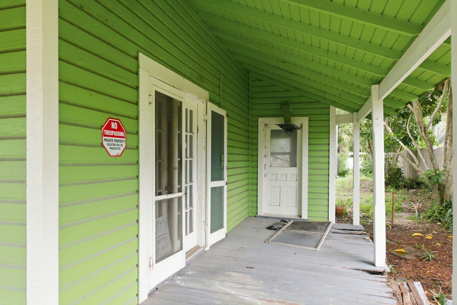 226 N GROSSE AVENUE, Tarpon Springs, FL 34689