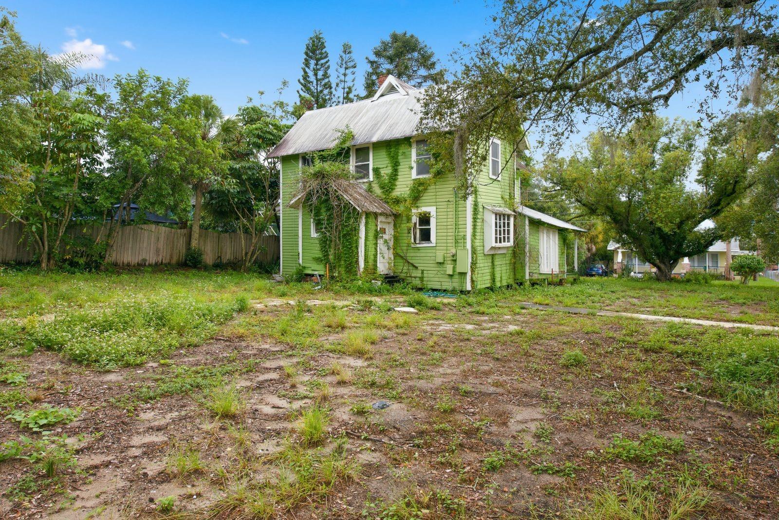 226 N GROSSE AVENUE, Tarpon Springs, FL 34689
