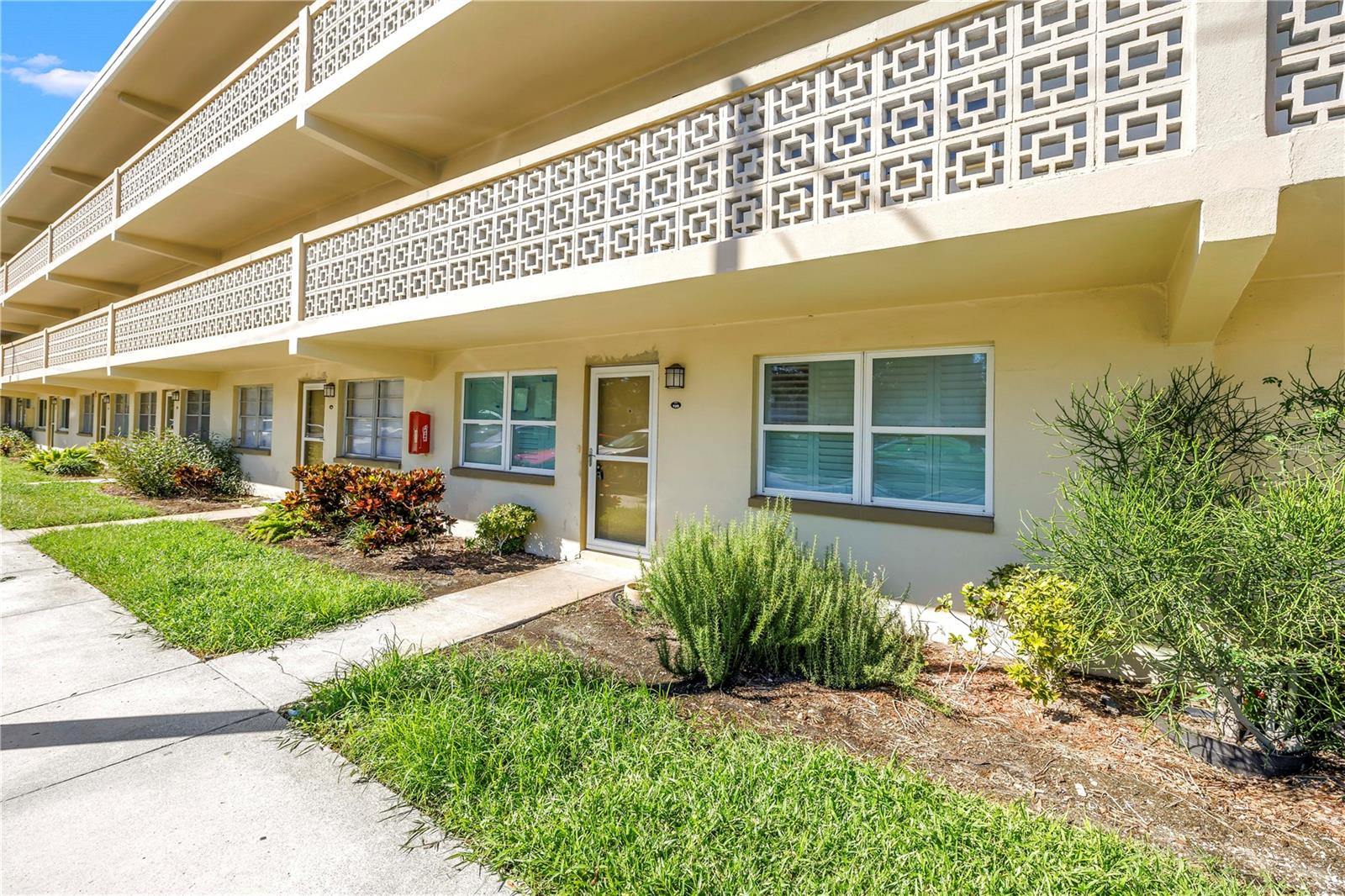 951 79TH AVENUE N, #120, St Petersburg, FL 33702