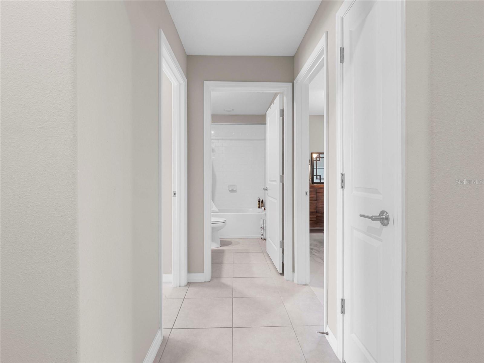 15436 MILLER CREEK DRIVE, Sun City Center, FL 33573