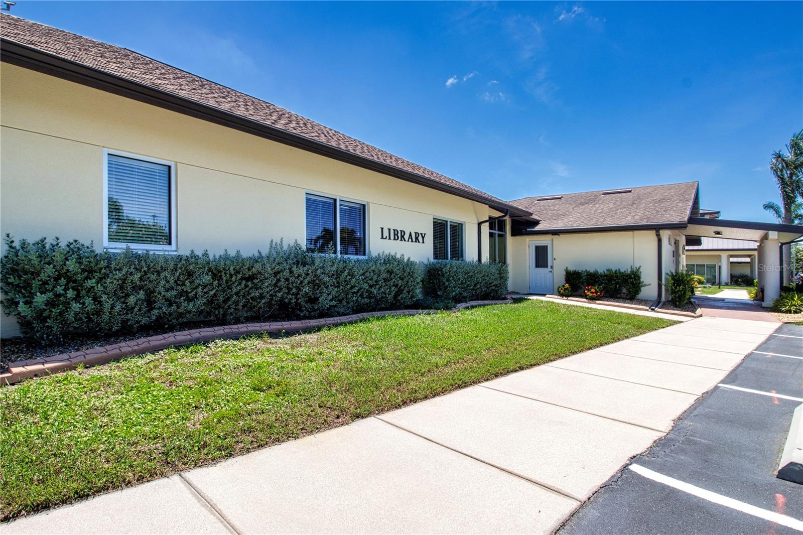 2108 MEADOWLARK LANE, Sun City Center, FL 33573