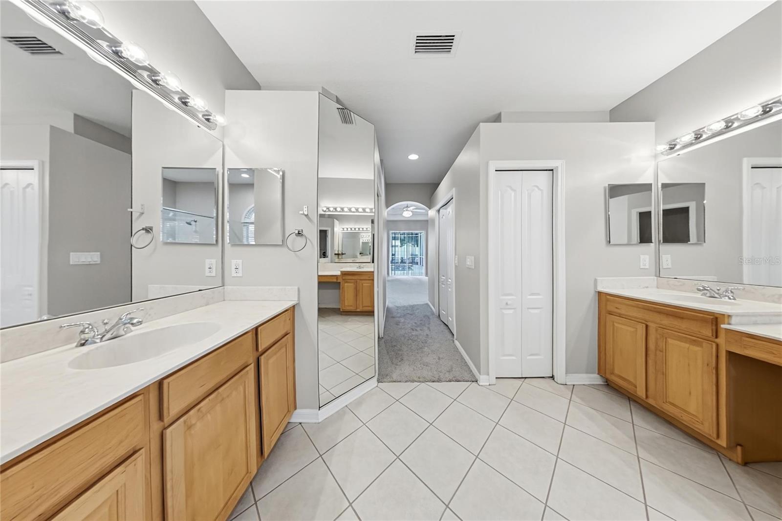 219 RONJA LANE, Valrico, FL 33594