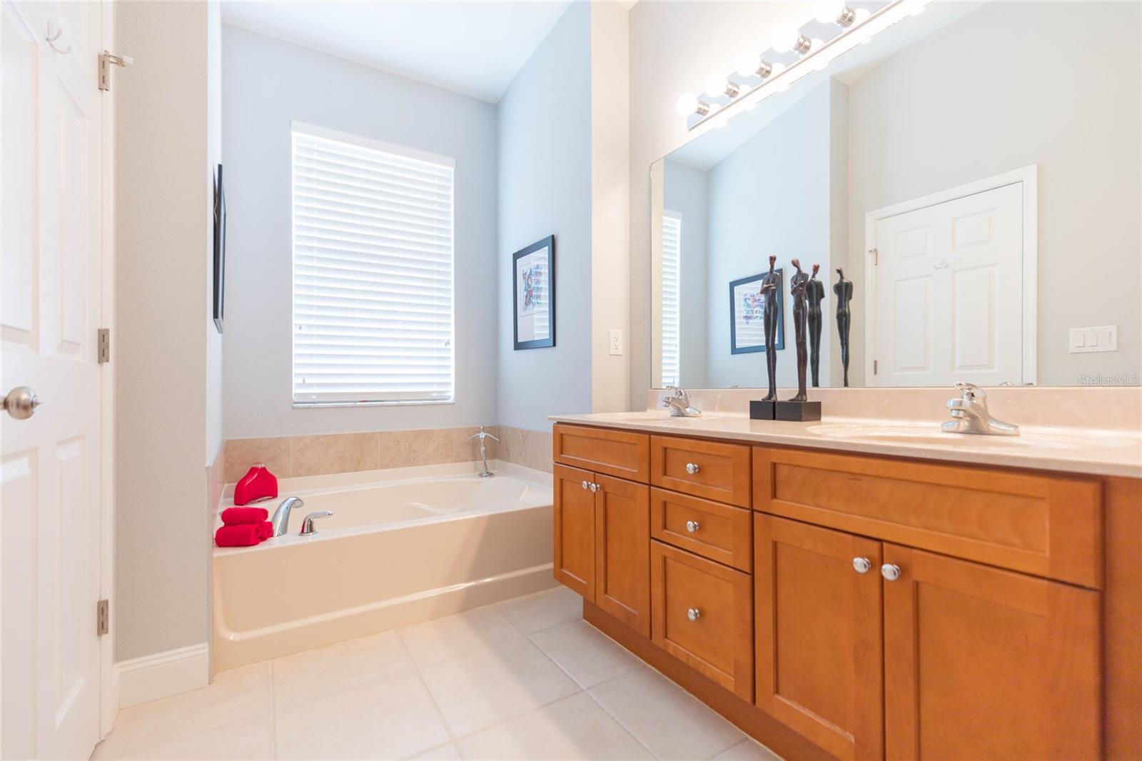 11817 HOLLY CREST LANE, Riverview, FL 33569