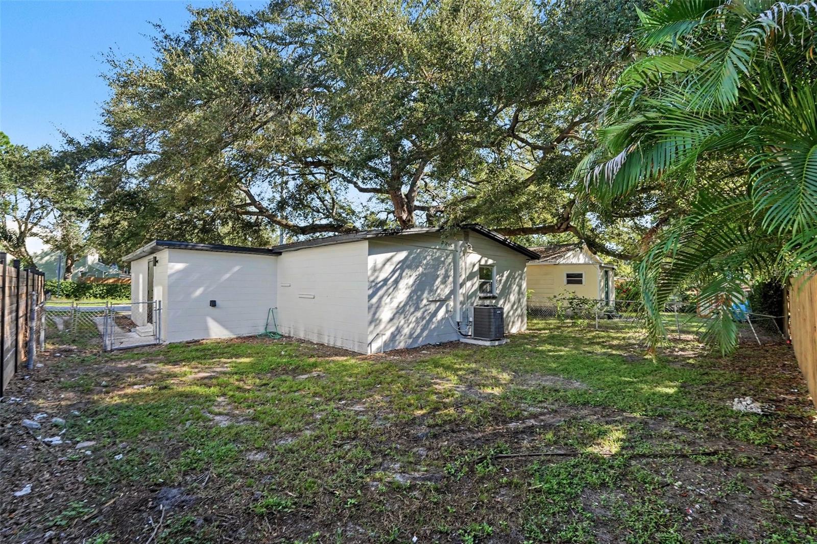 3306 W WYOMING AVENUE, Tampa, FL 33611