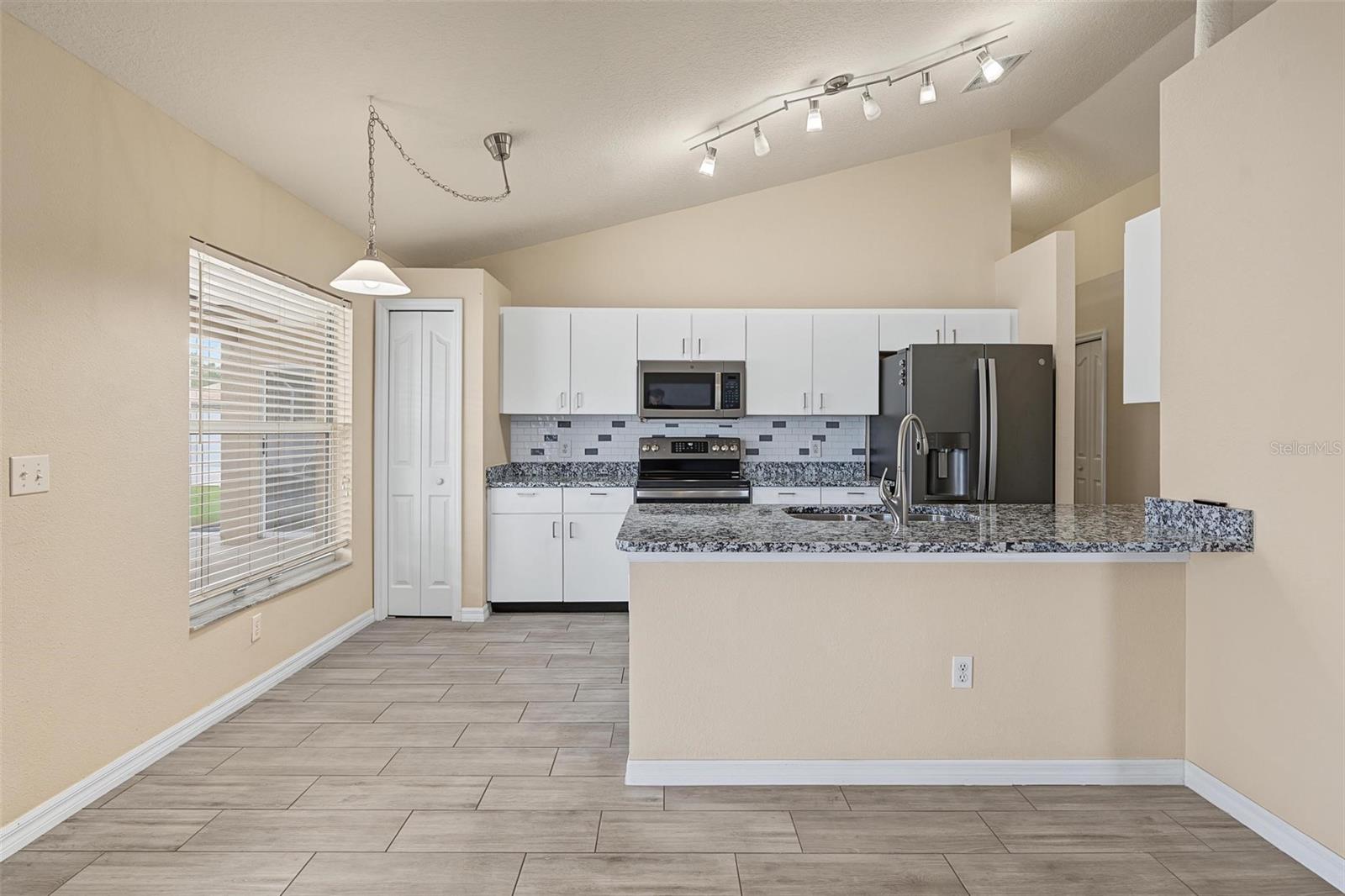 5809 BLACK WALNUT COURT, Tampa, FL 33625