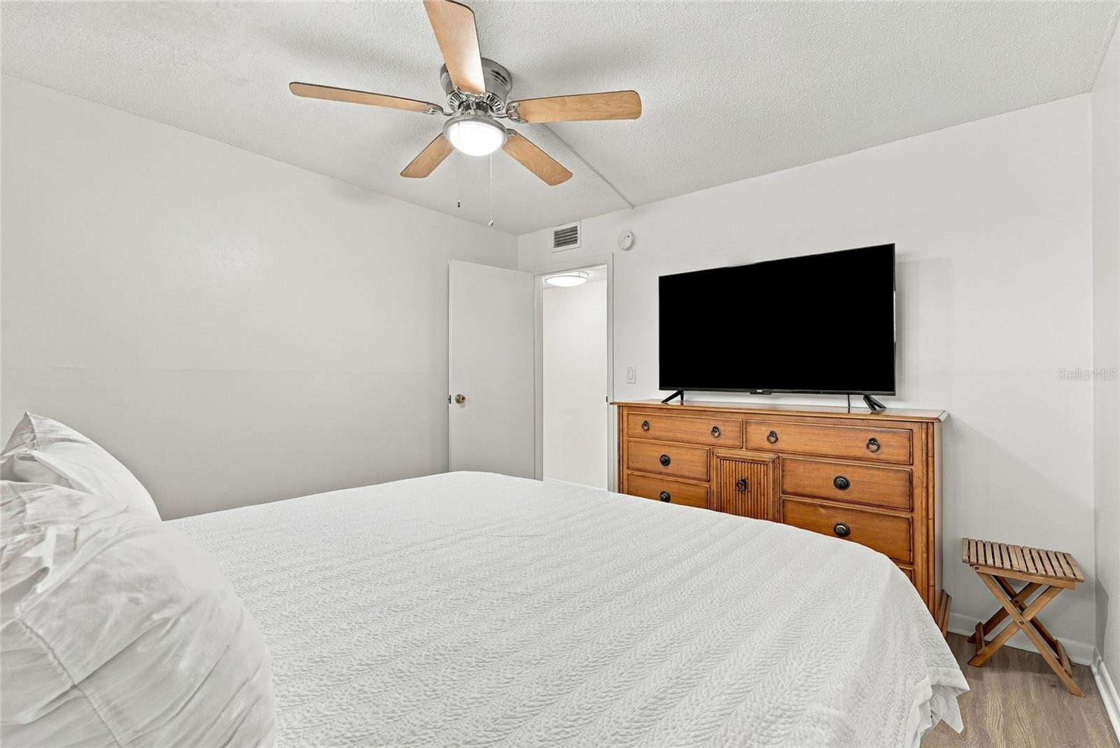 11000 GULF BOULEVARD, #1002, Treasure Island, FL 33706