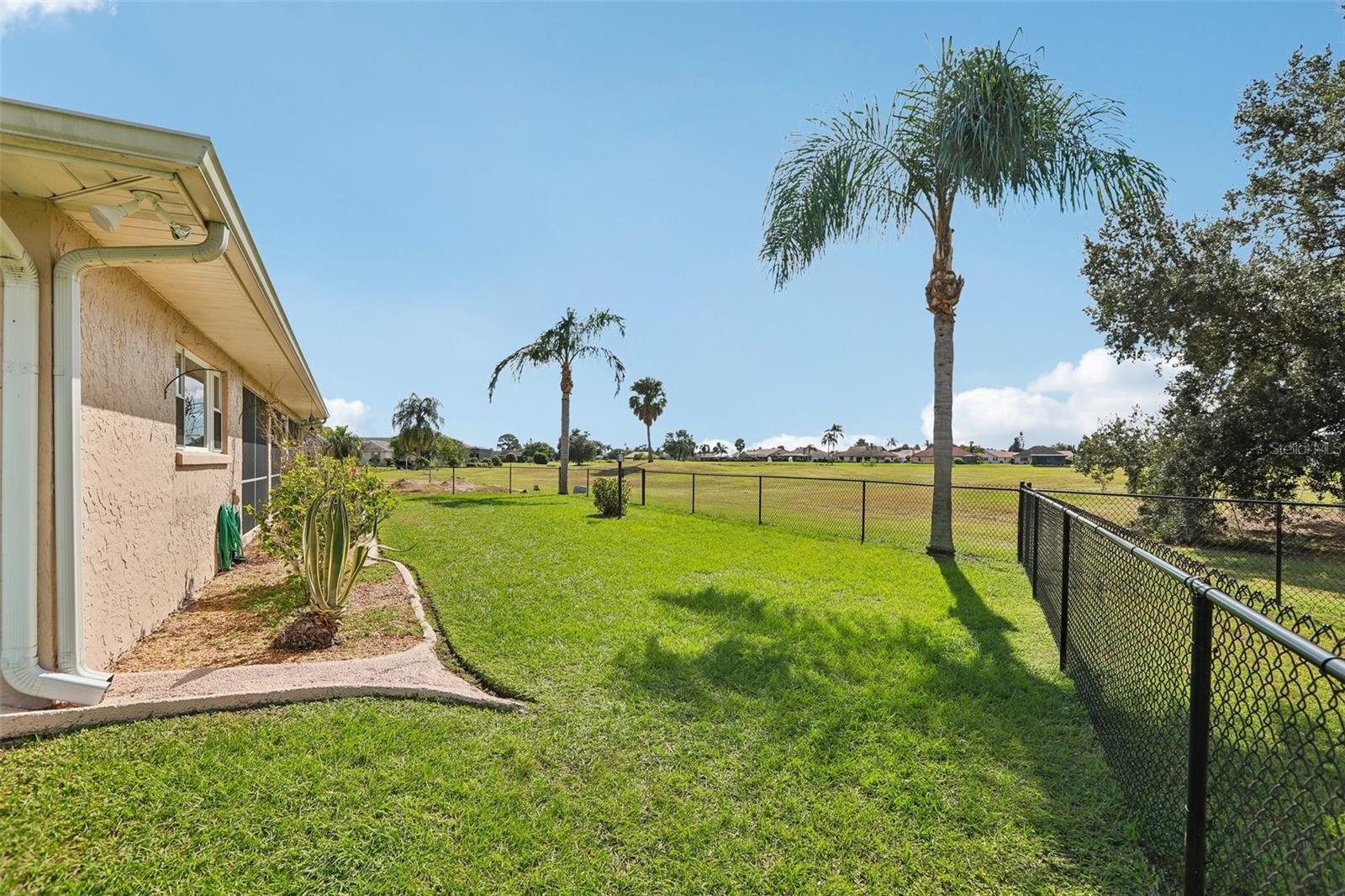 1806 PINEAPPLE PALM COURT, Sun City Center, FL 33573