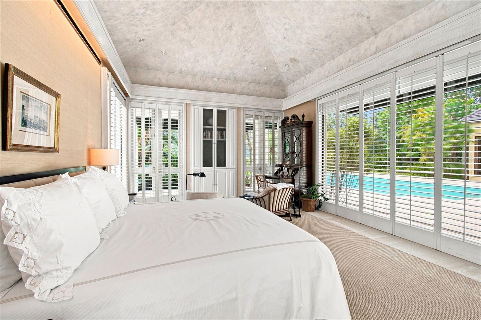 924 S GOLF VIEW STREET, Tampa, FL 33629