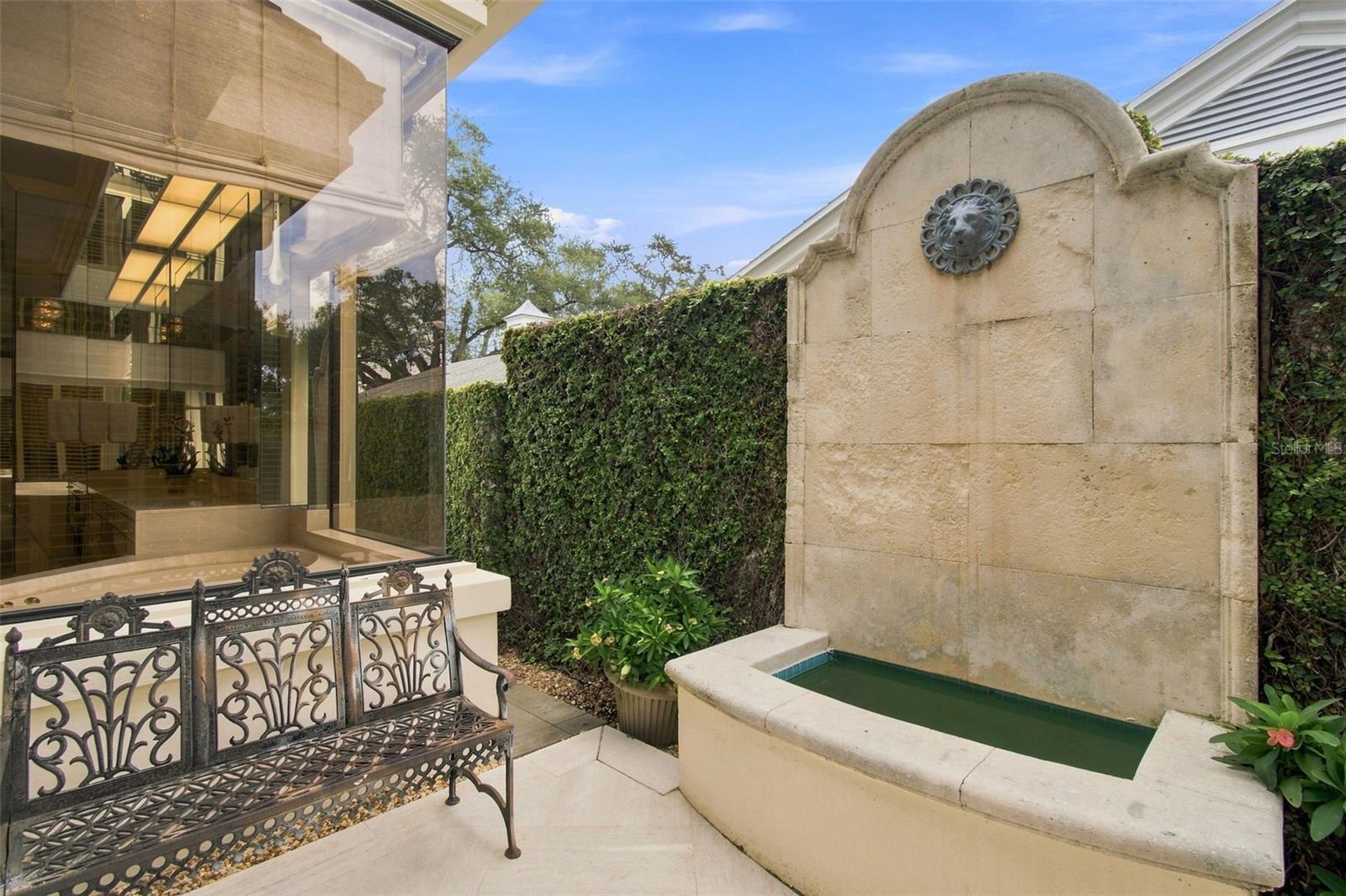 924 S GOLF VIEW STREET, Tampa, FL 33629