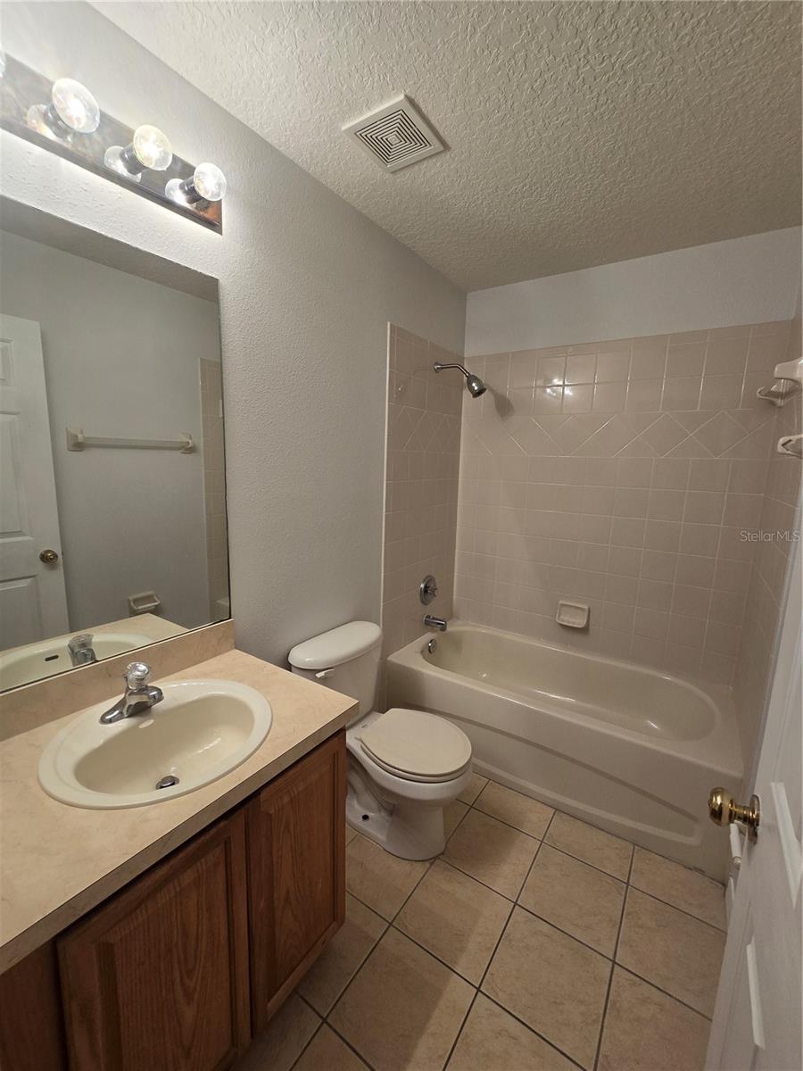 216 DRAW BRIDGE LANE, Valrico, FL 33594