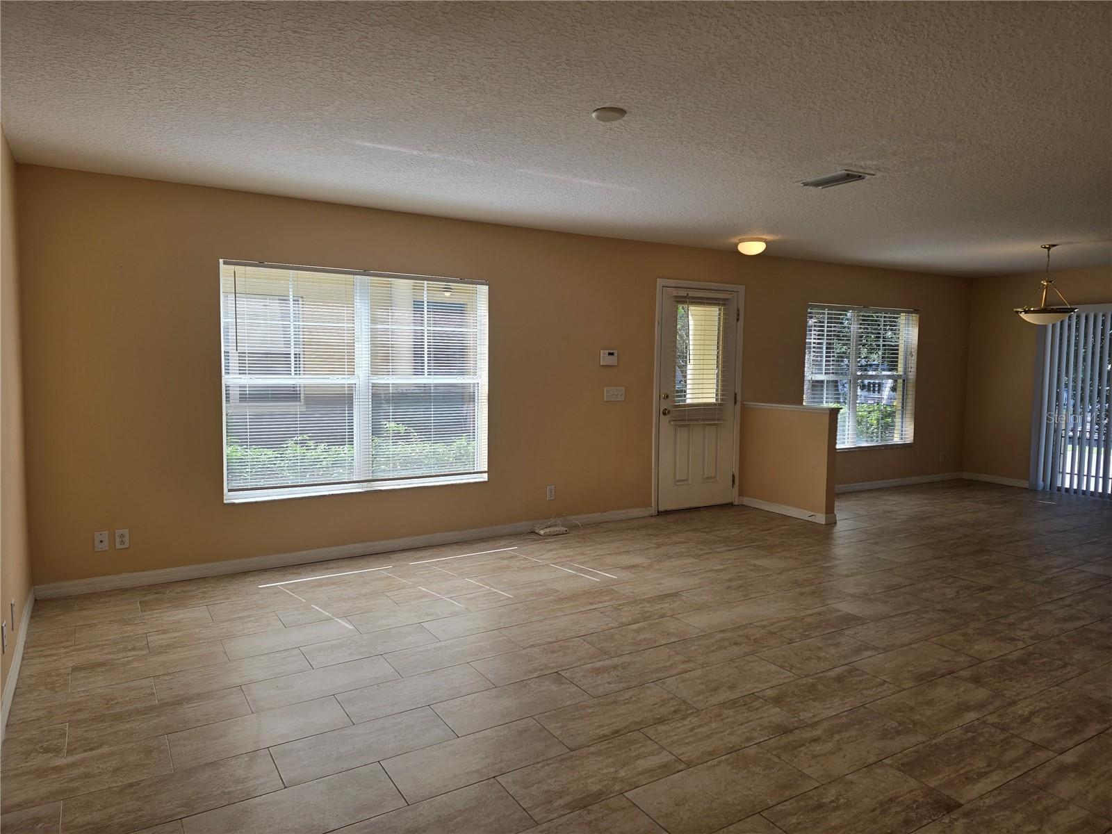 216 DRAW BRIDGE LANE, Valrico, FL 33594