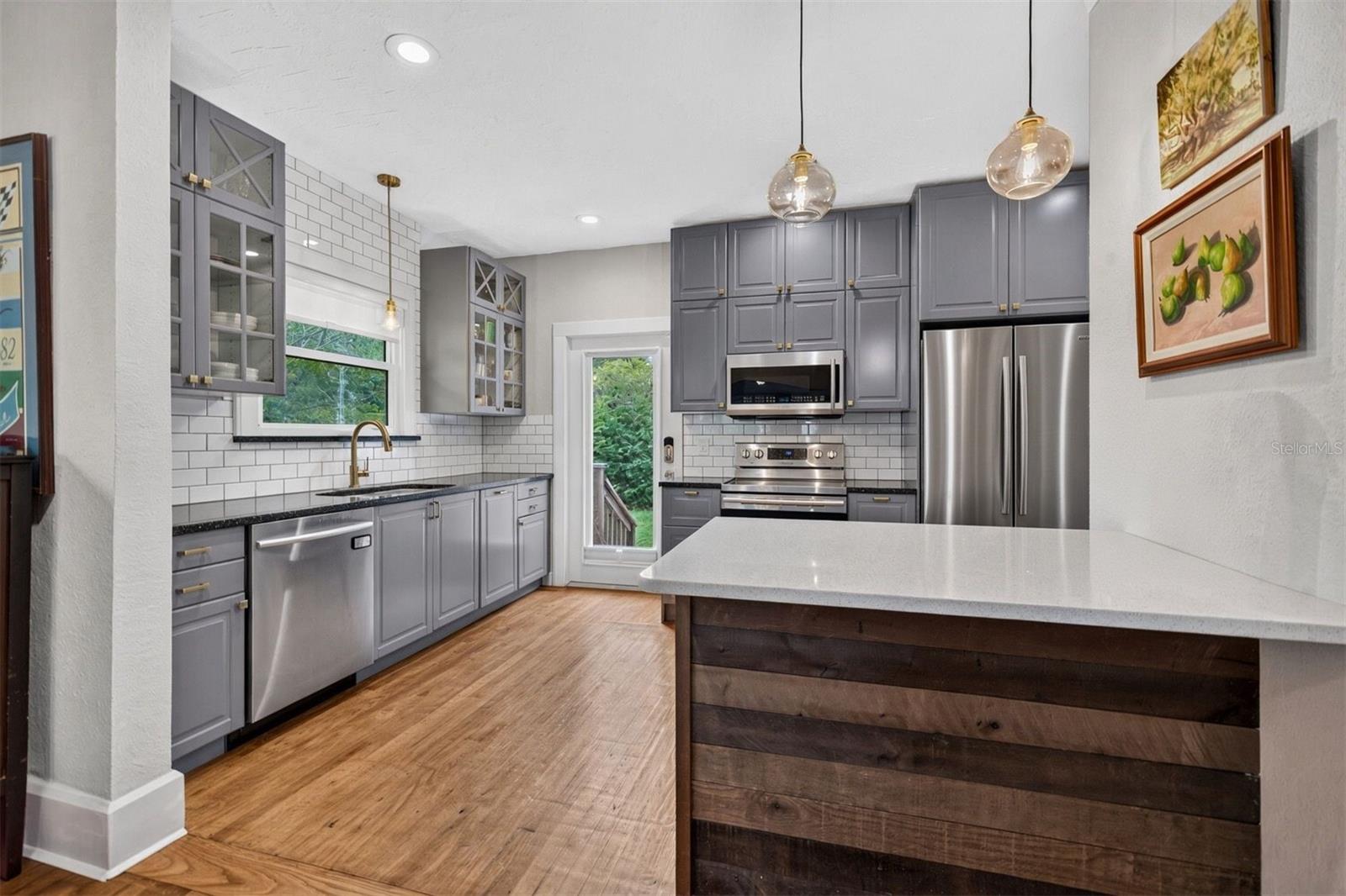 1666 21ST AVENUE N, St Petersburg, FL 33713