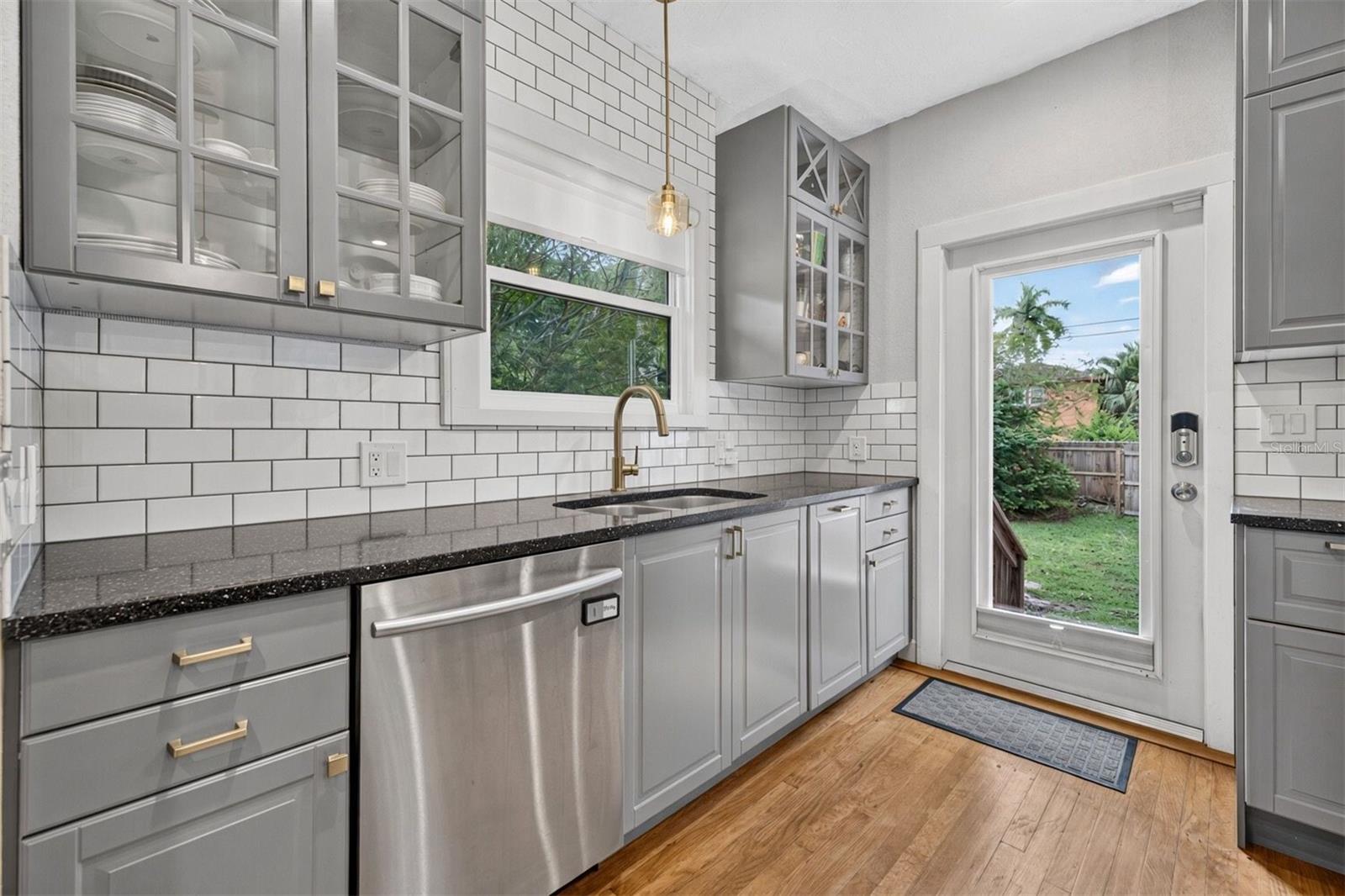 1666 21ST AVENUE N, St Petersburg, FL 33713
