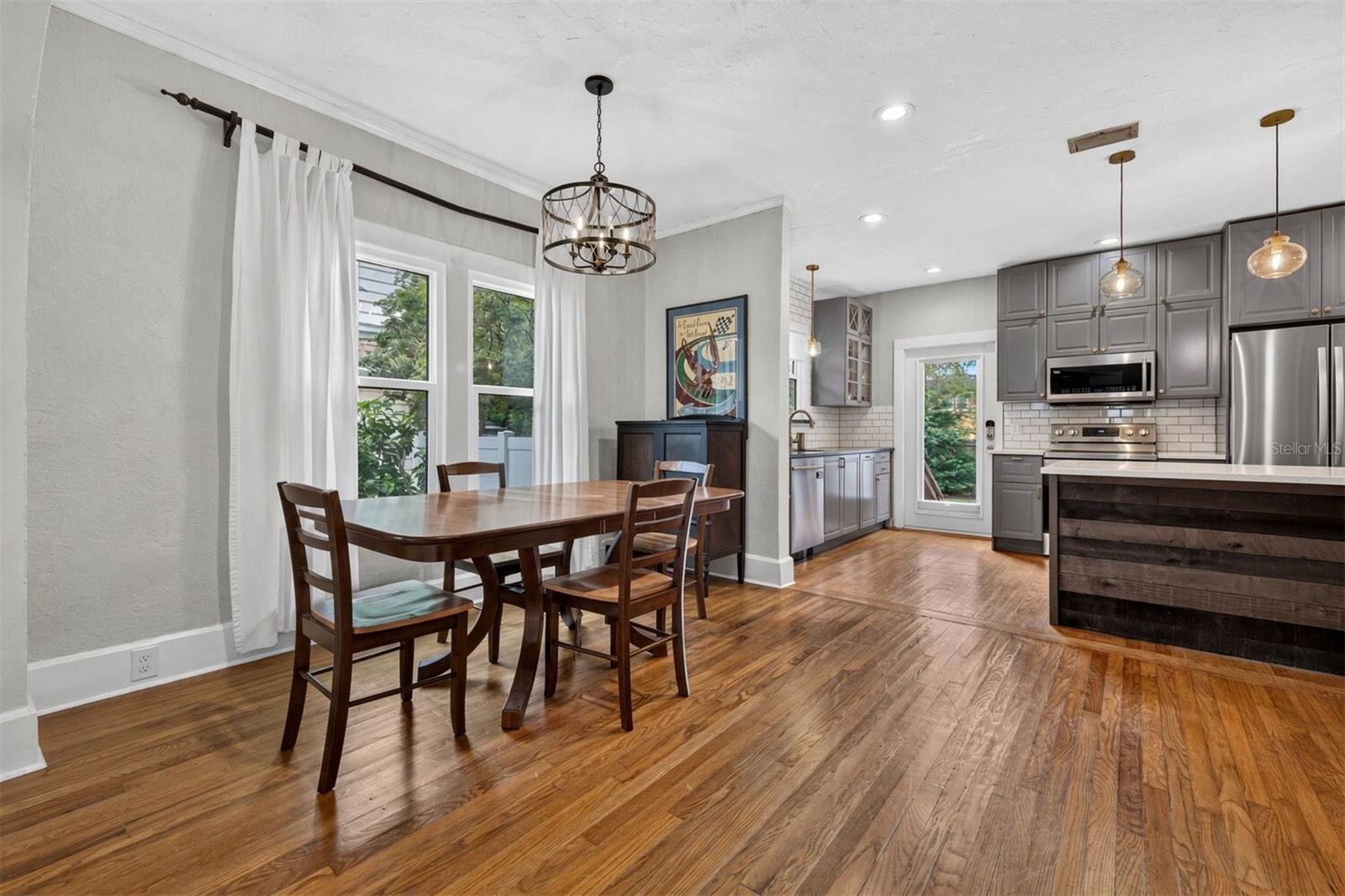 1666 21ST AVENUE N, St Petersburg, FL 33713