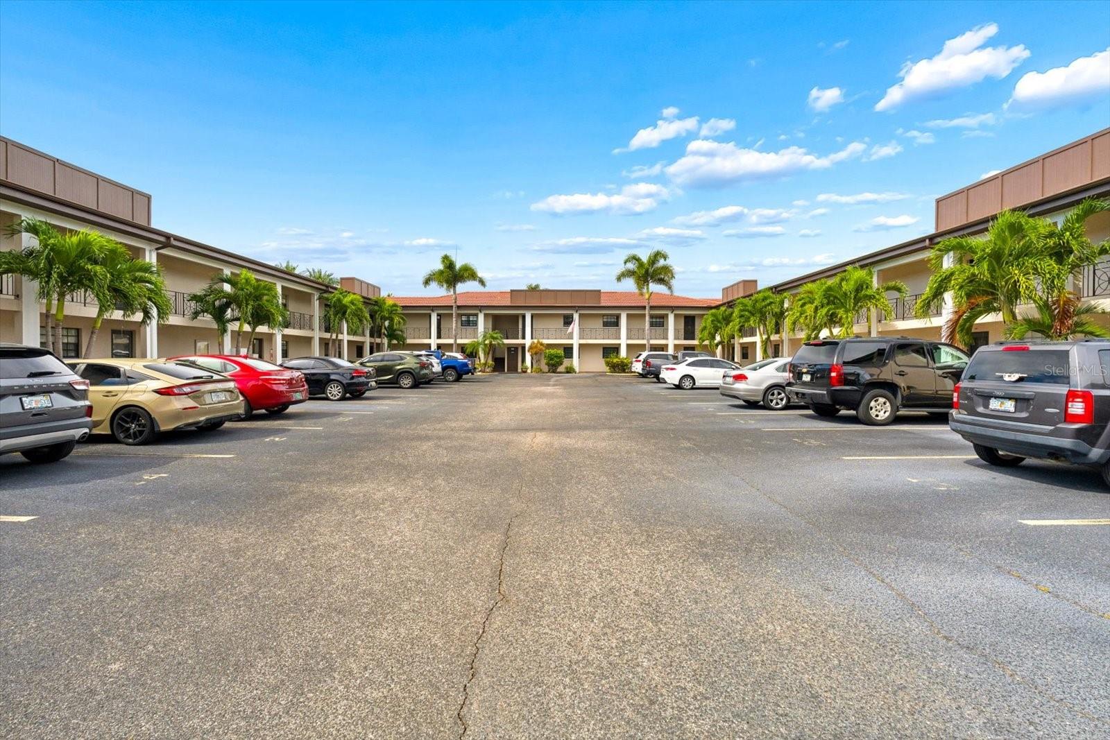 10190 IMPERIAL POINT DRIVE W, #24, Largo, FL 33774