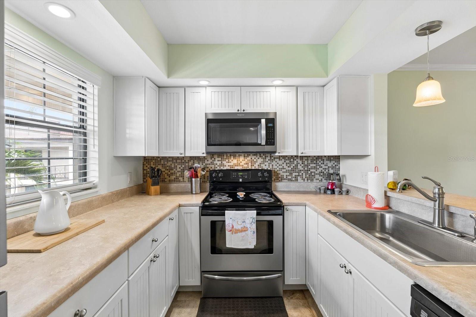 10190 IMPERIAL POINT DRIVE W, #24, Largo, FL 33774