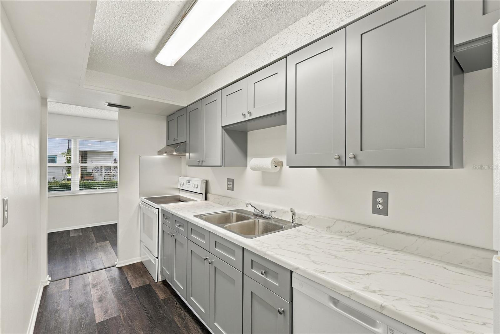 5060 76TH AVENUE N, #105, Pinellas Park, FL 33781
