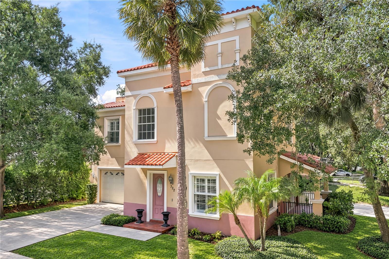 Tampa, FL 33609
