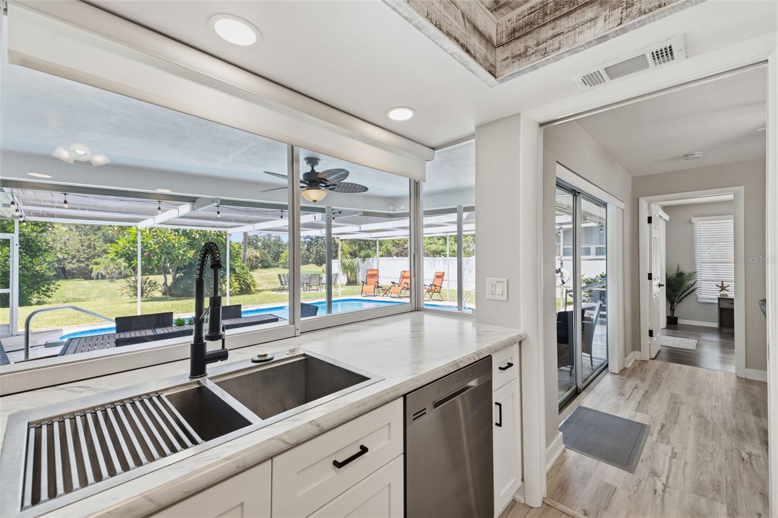 9542 OAKHURST ROAD, Seminole, FL 33776
