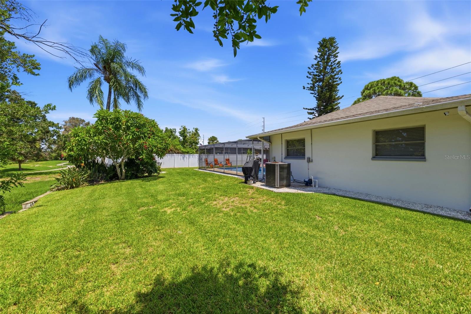 9542 OAKHURST ROAD, Seminole, FL 33776