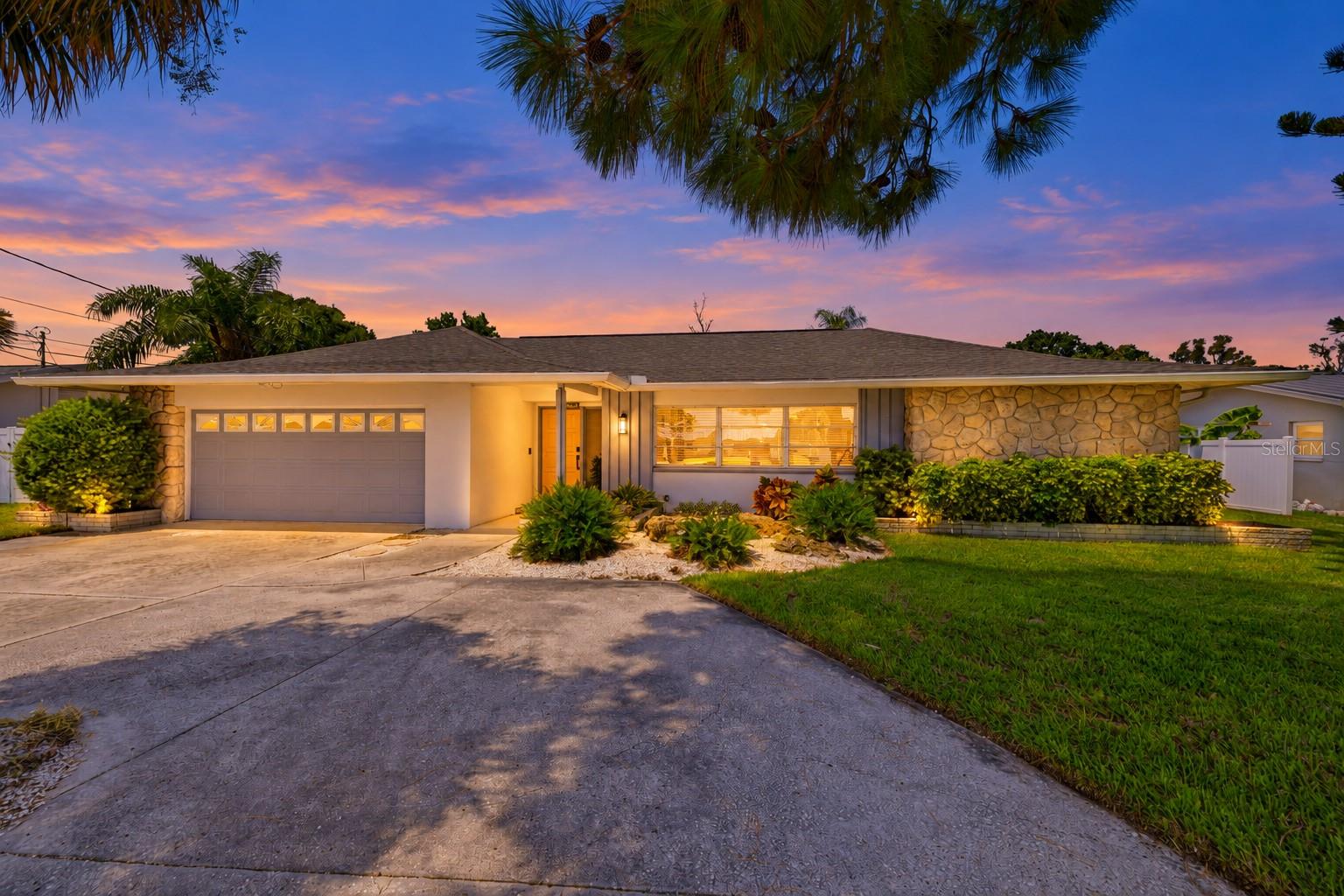 9542 OAKHURST ROAD, Seminole, FL 33776 9542 OAKHURST ROAD, Seminole, FL 33776