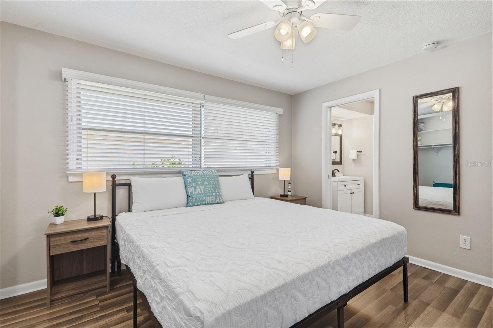 9542 OAKHURST ROAD, Seminole, FL 33776