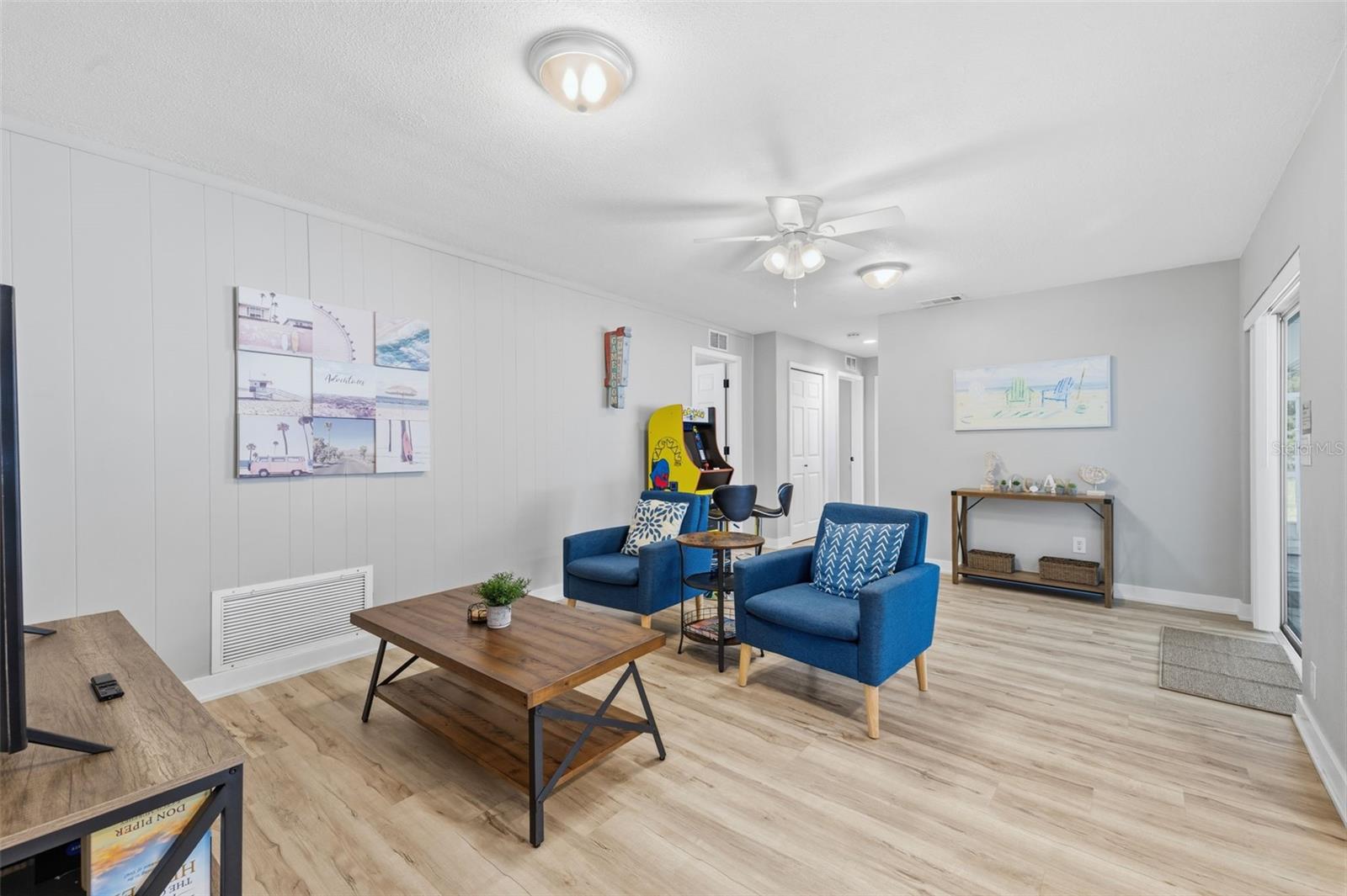 9542 OAKHURST ROAD, Seminole, FL 33776