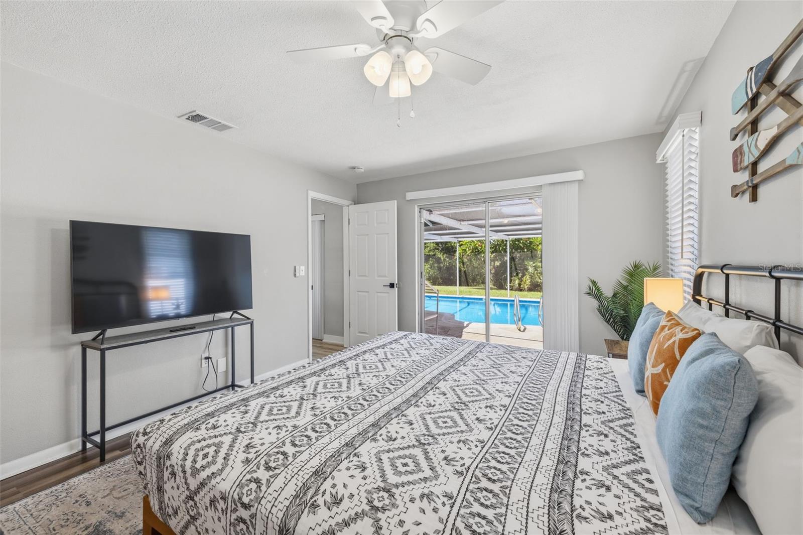 9542 OAKHURST ROAD, Seminole, FL 33776