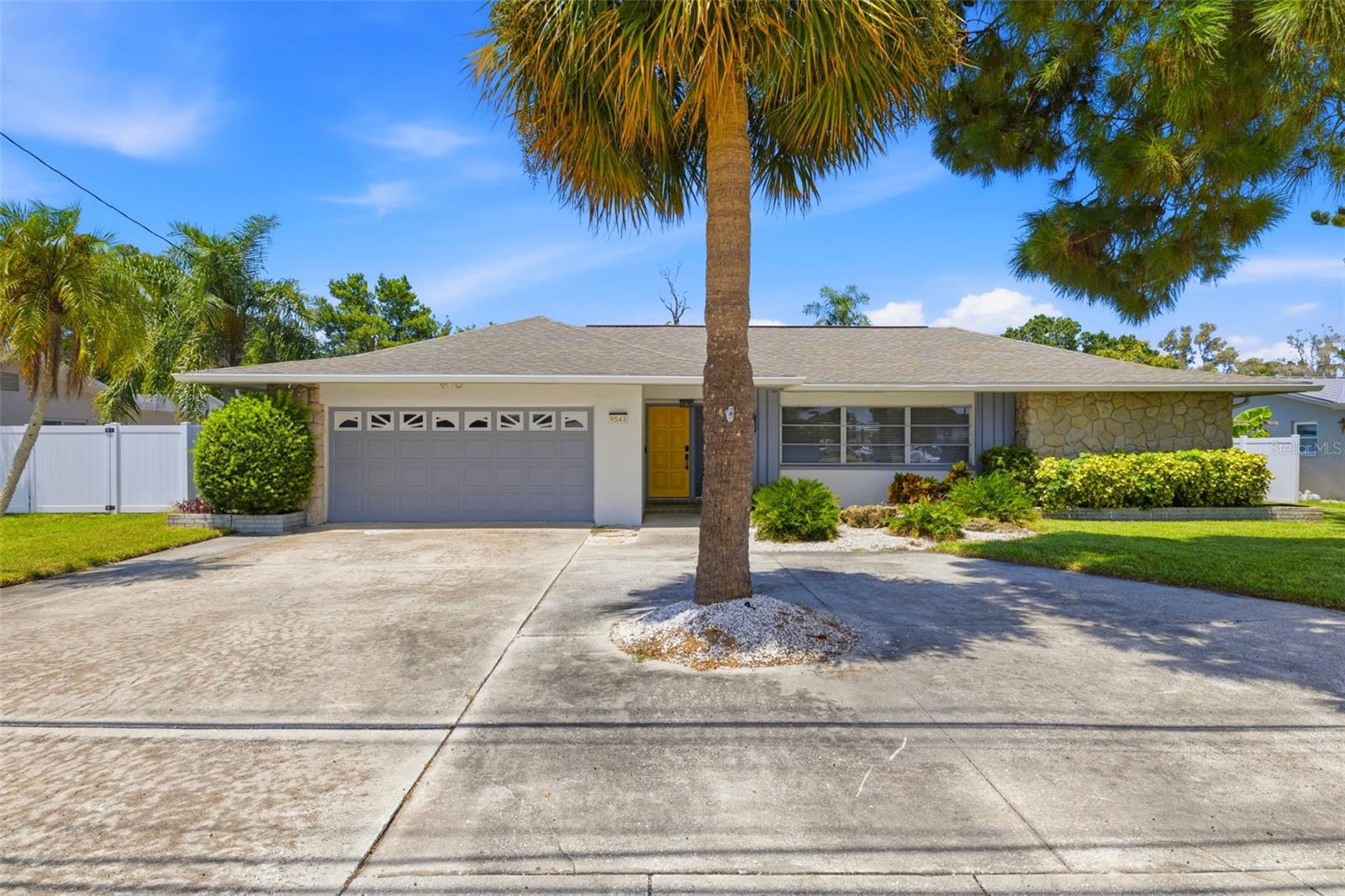 9542 OAKHURST ROAD, Seminole, FL 33776