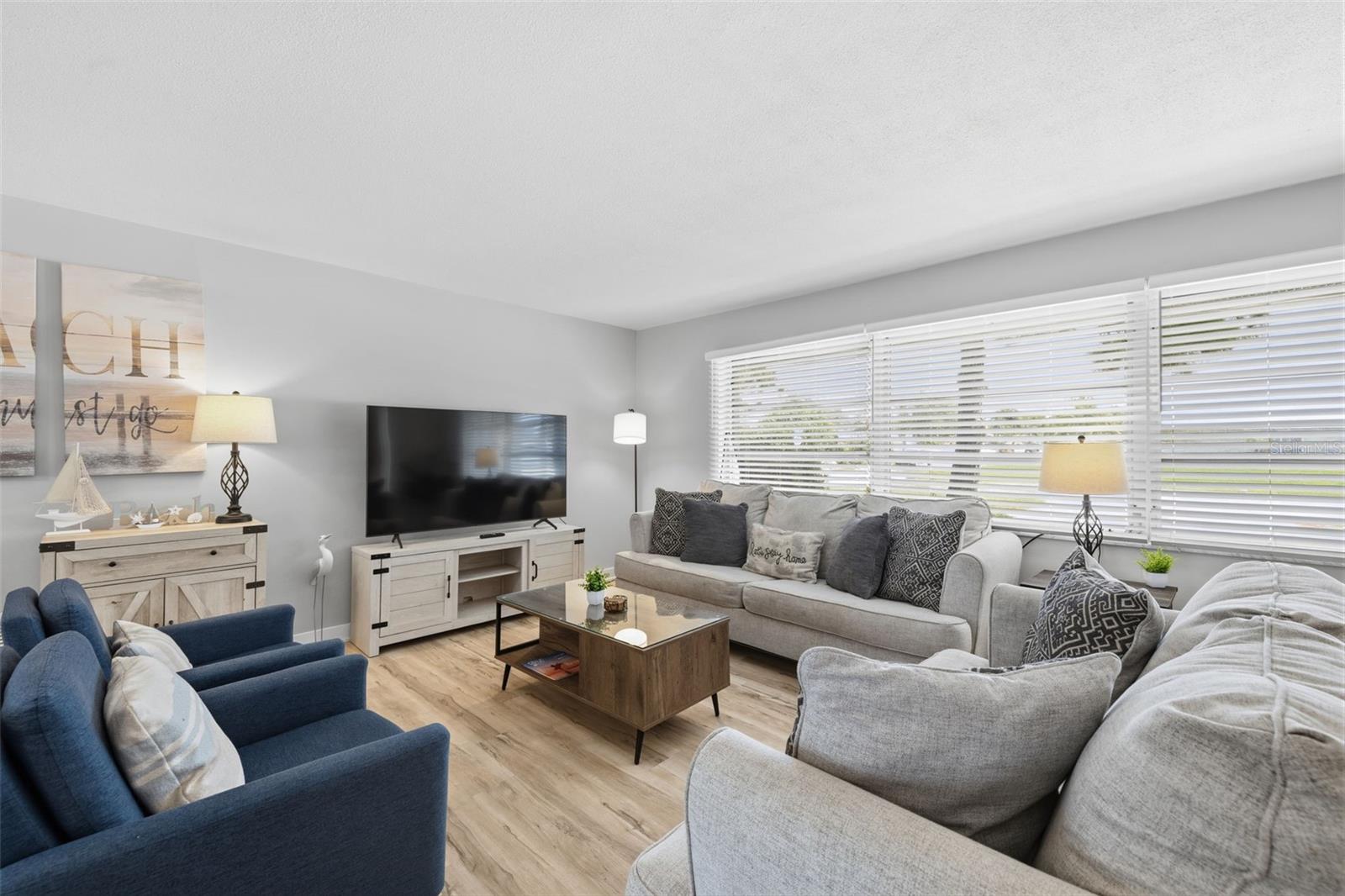 9542 OAKHURST ROAD, Seminole, FL 33776