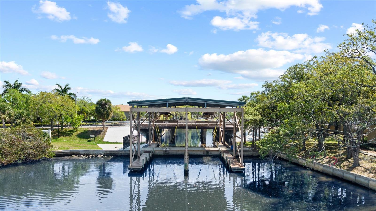 9805 COMPASS POINT WAY, Tampa, FL 33615