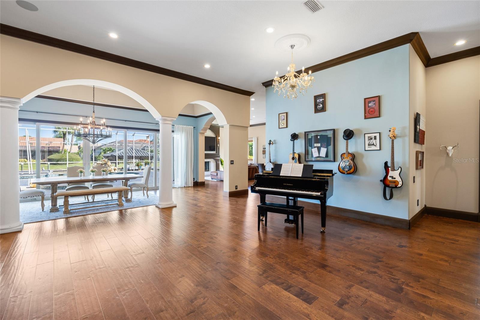 9805 COMPASS POINT WAY, Tampa, FL 33615