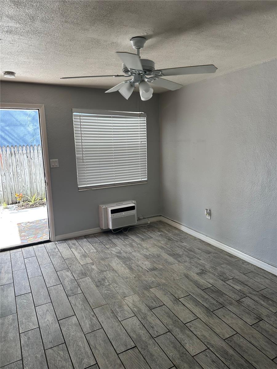 649 7TH AVENUE N, St Petersburg, FL 33701