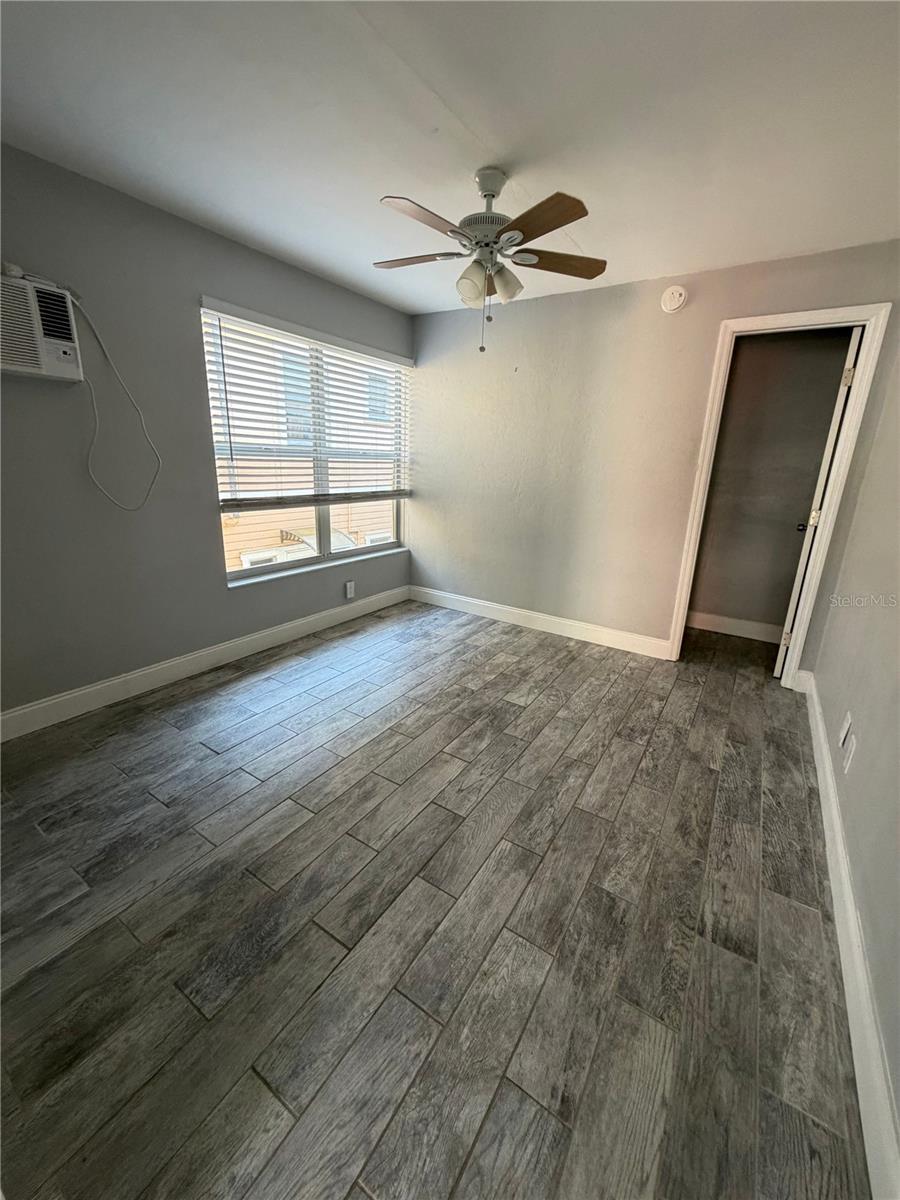 649 7TH AVENUE N, St Petersburg, FL 33701