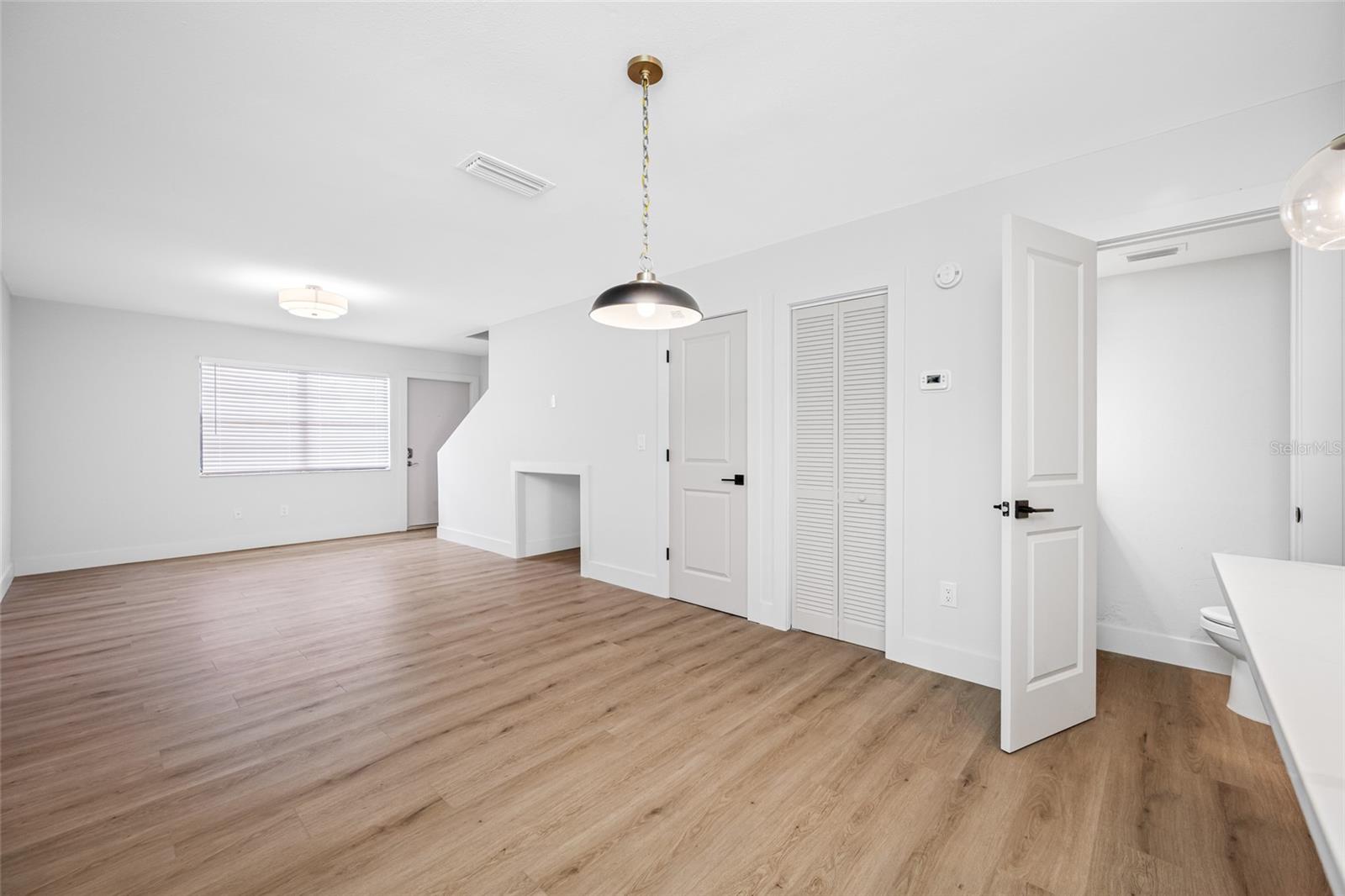 6119 MEMORIAL HIGHWAY, #20, Tampa, FL 33615