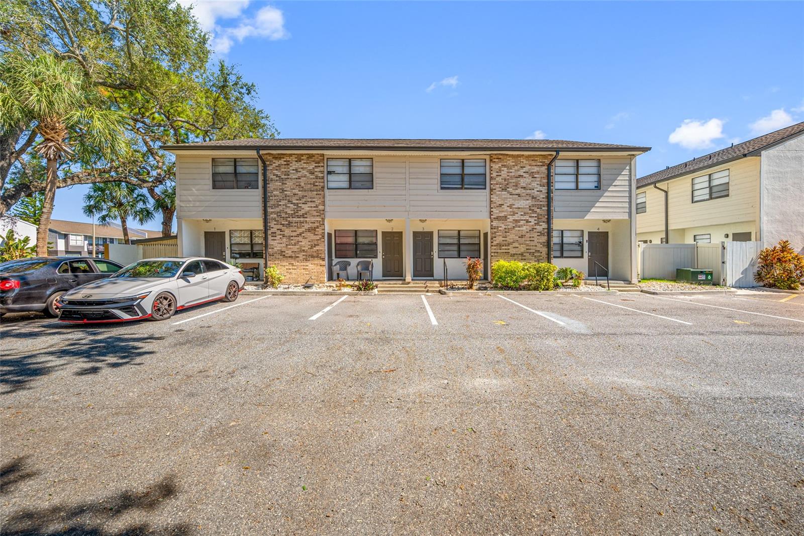 6119 MEMORIAL HIGHWAY, #20, Tampa, FL 33615