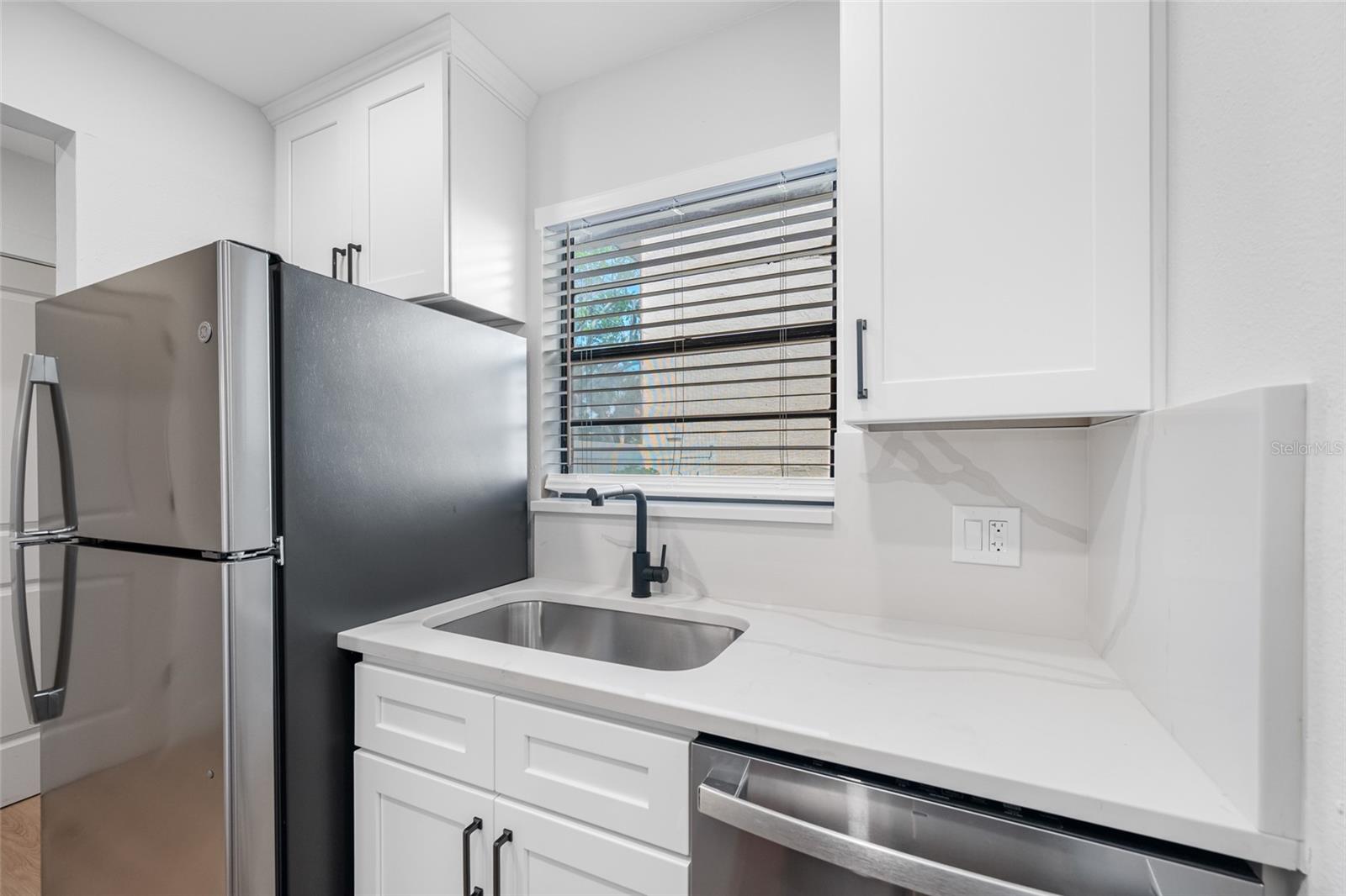 6119 MEMORIAL HIGHWAY, #20, Tampa, FL 33615