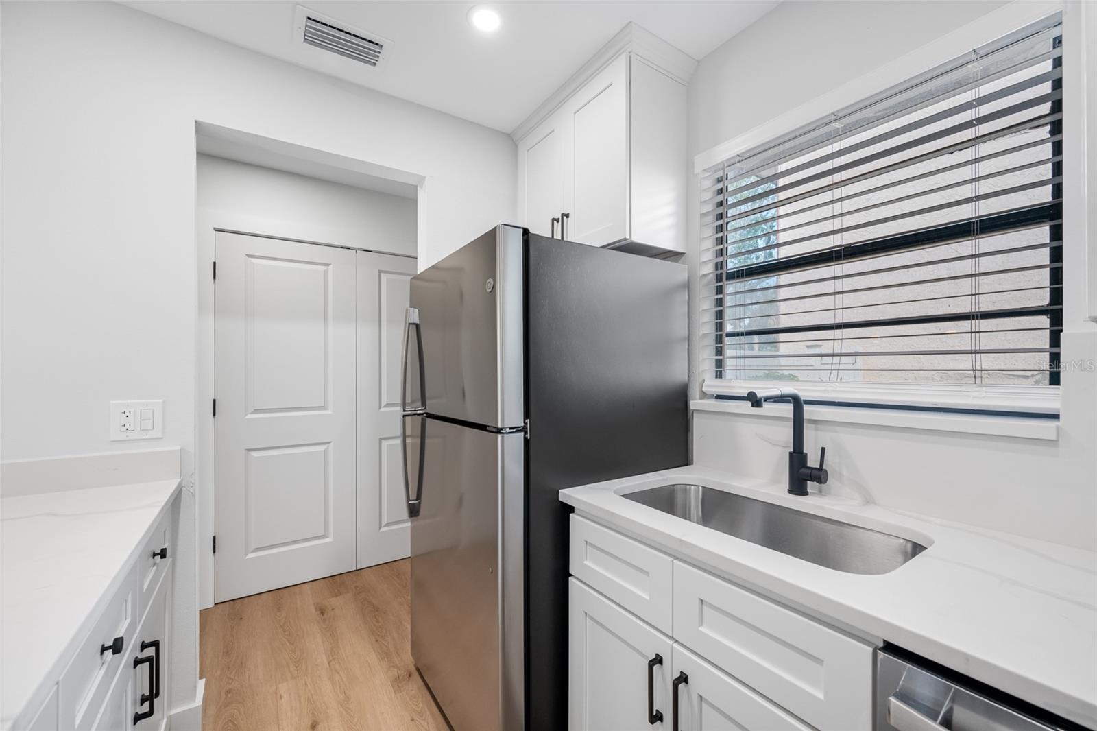 6119 MEMORIAL HIGHWAY, #20, Tampa, FL 33615