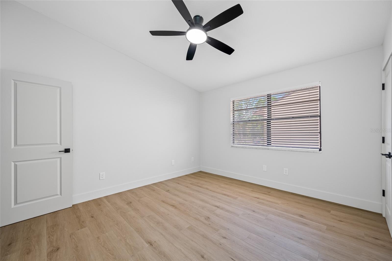6119 MEMORIAL HIGHWAY, #20, Tampa, FL 33615