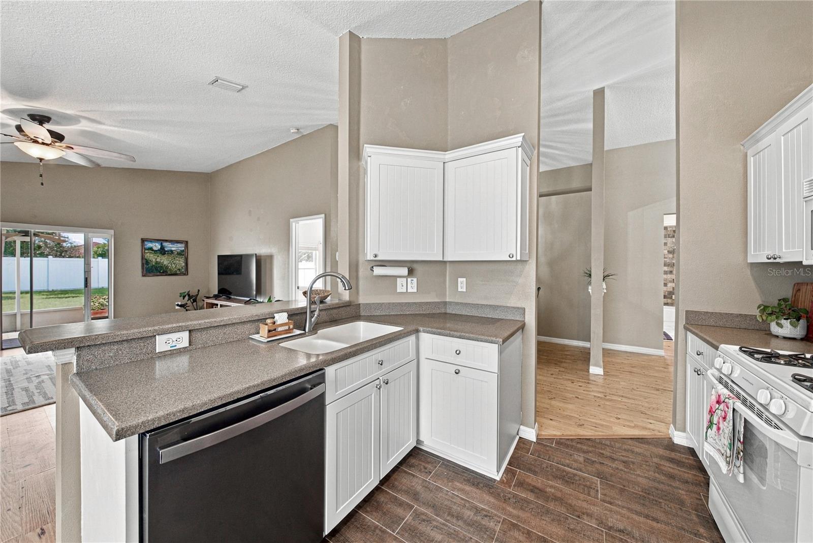 7619 WILTSHIRE PARK PLACE, Apollo Beach, FL 33572