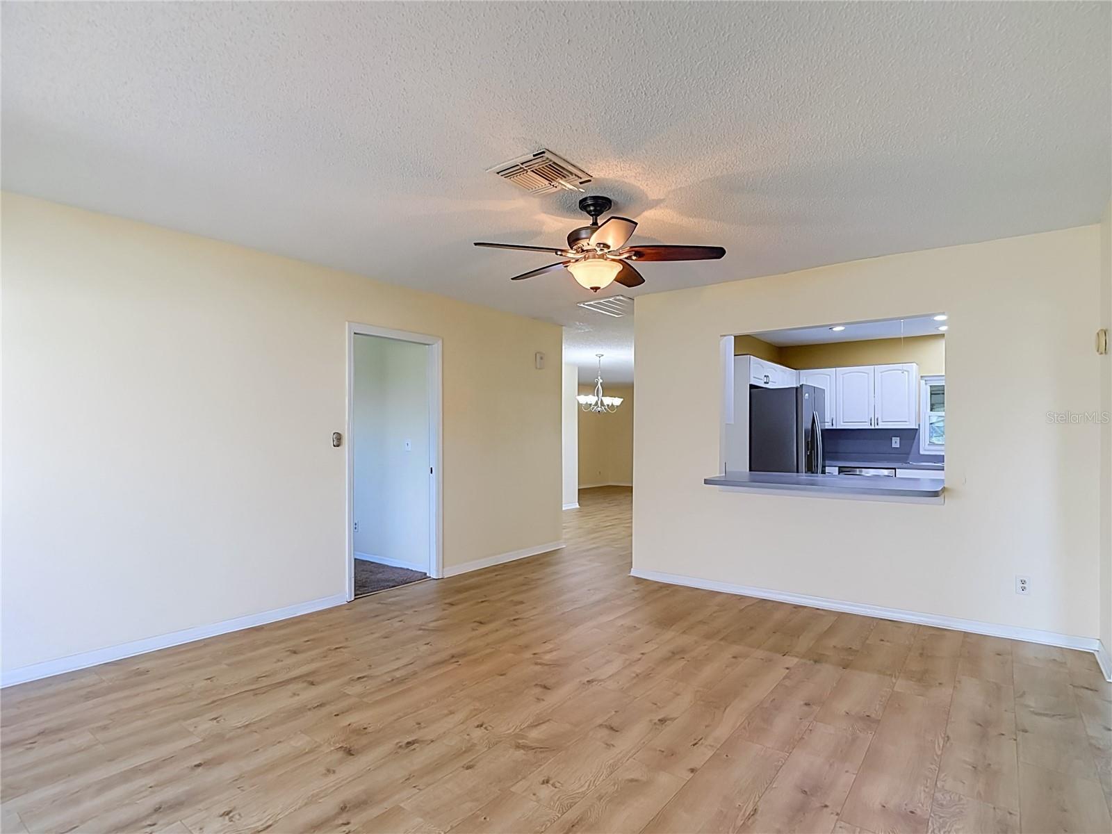 905 BLUEWATER DRIVE, Sun City Center, FL 33573