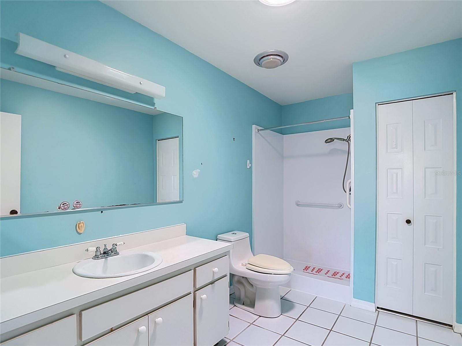 905 BLUEWATER DRIVE, Sun City Center, FL 33573