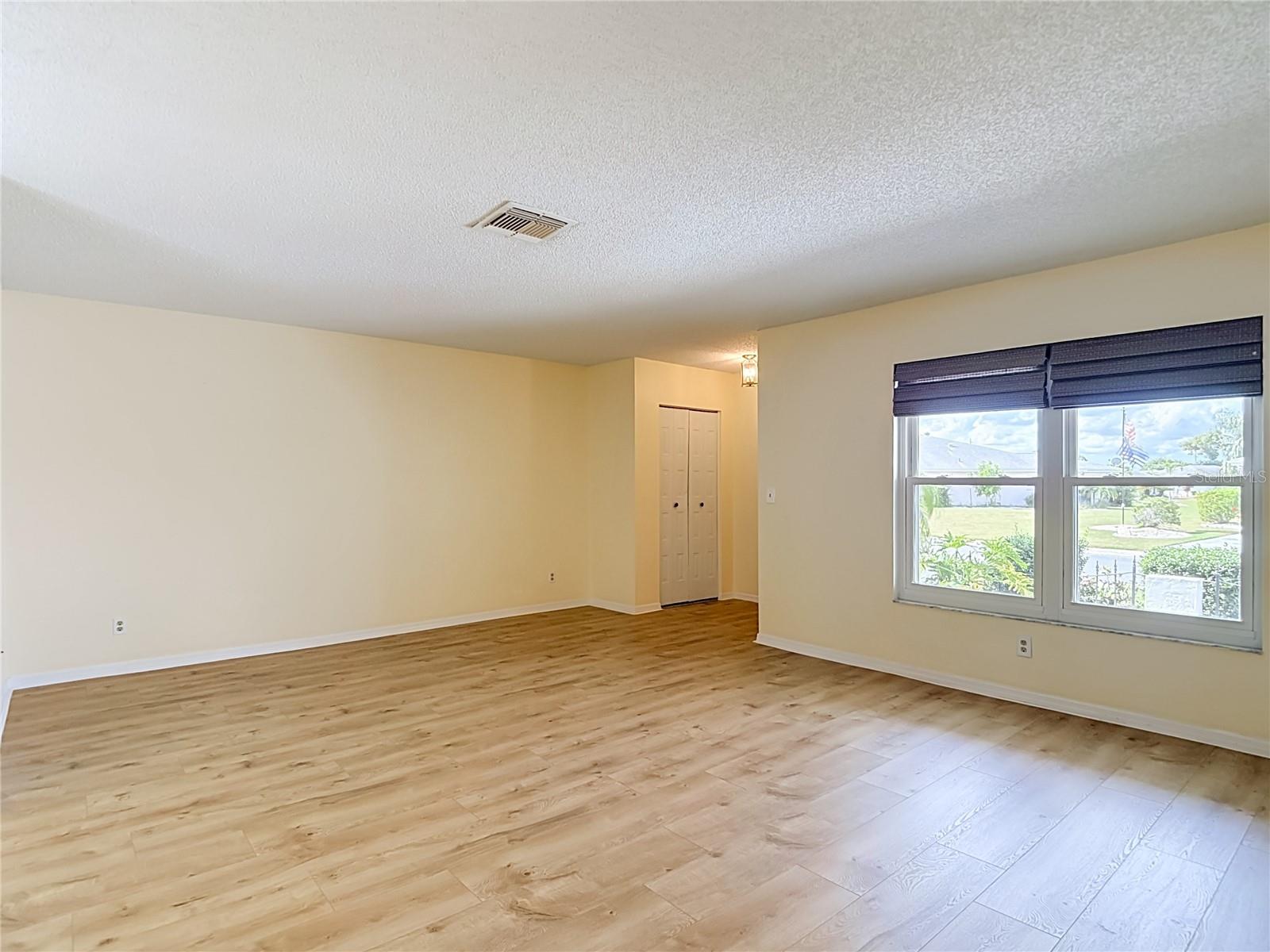905 BLUEWATER DRIVE, Sun City Center, FL 33573