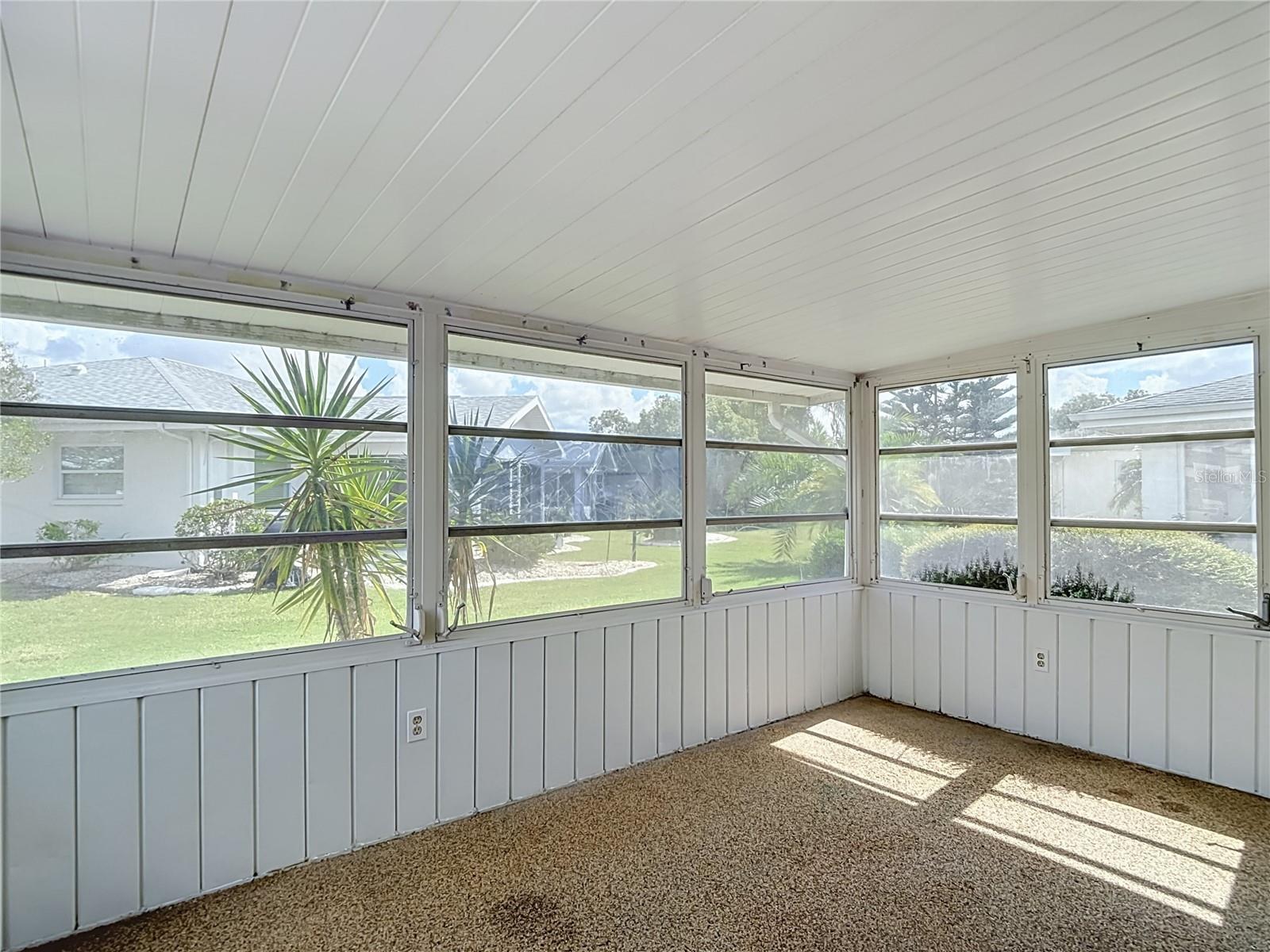 905 BLUEWATER DRIVE, Sun City Center, FL 33573