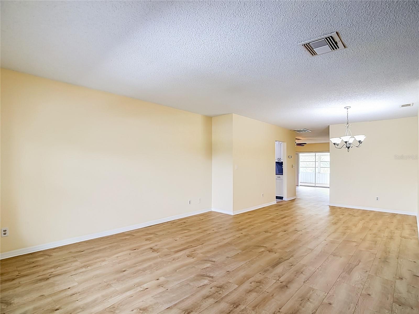 905 BLUEWATER DRIVE, Sun City Center, FL 33573