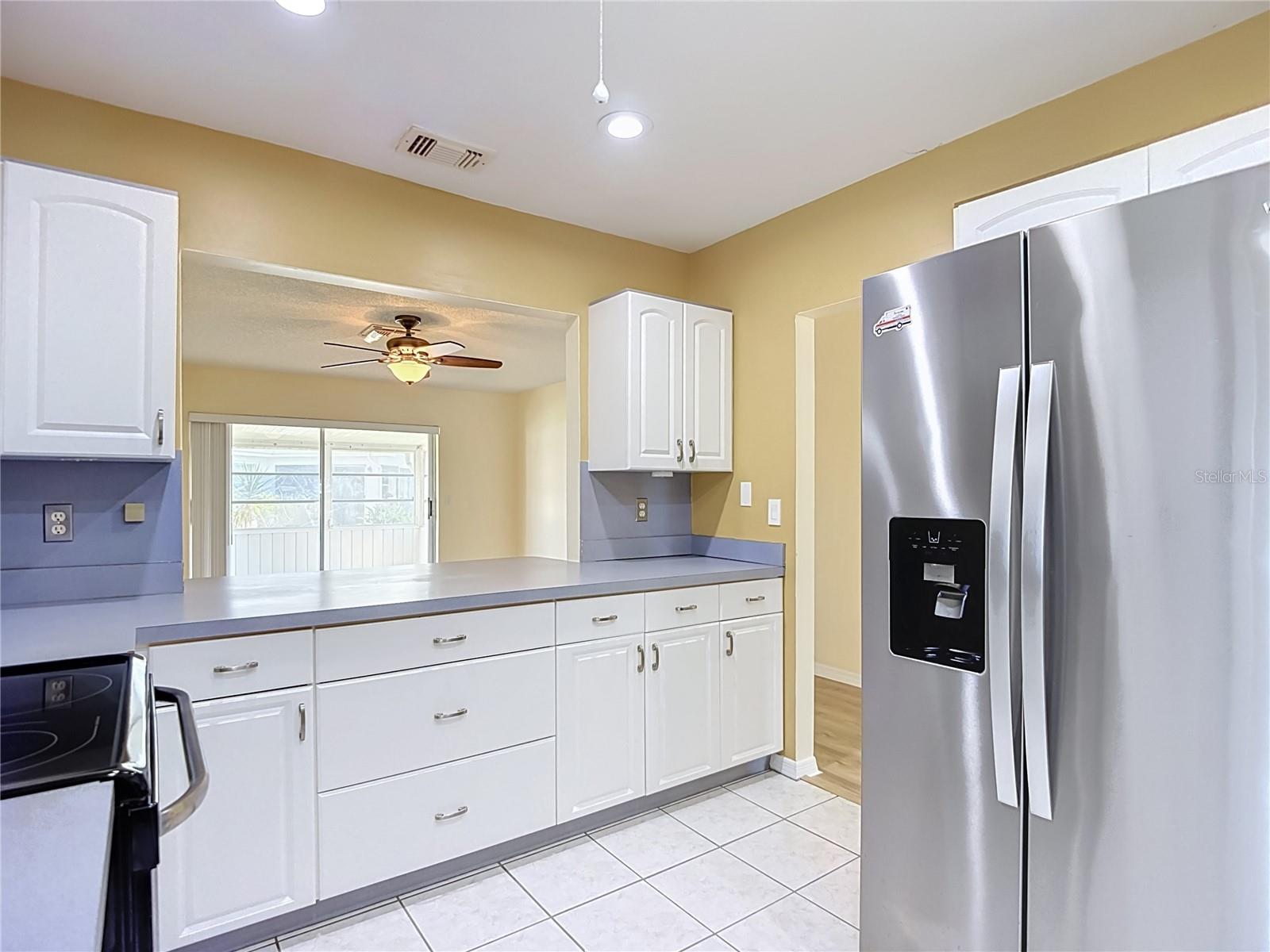 905 BLUEWATER DRIVE, Sun City Center, FL 33573