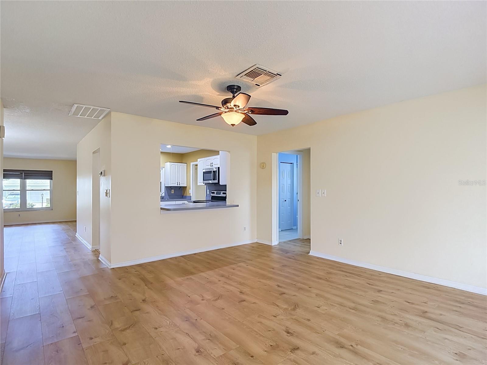 905 BLUEWATER DRIVE, Sun City Center, FL 33573