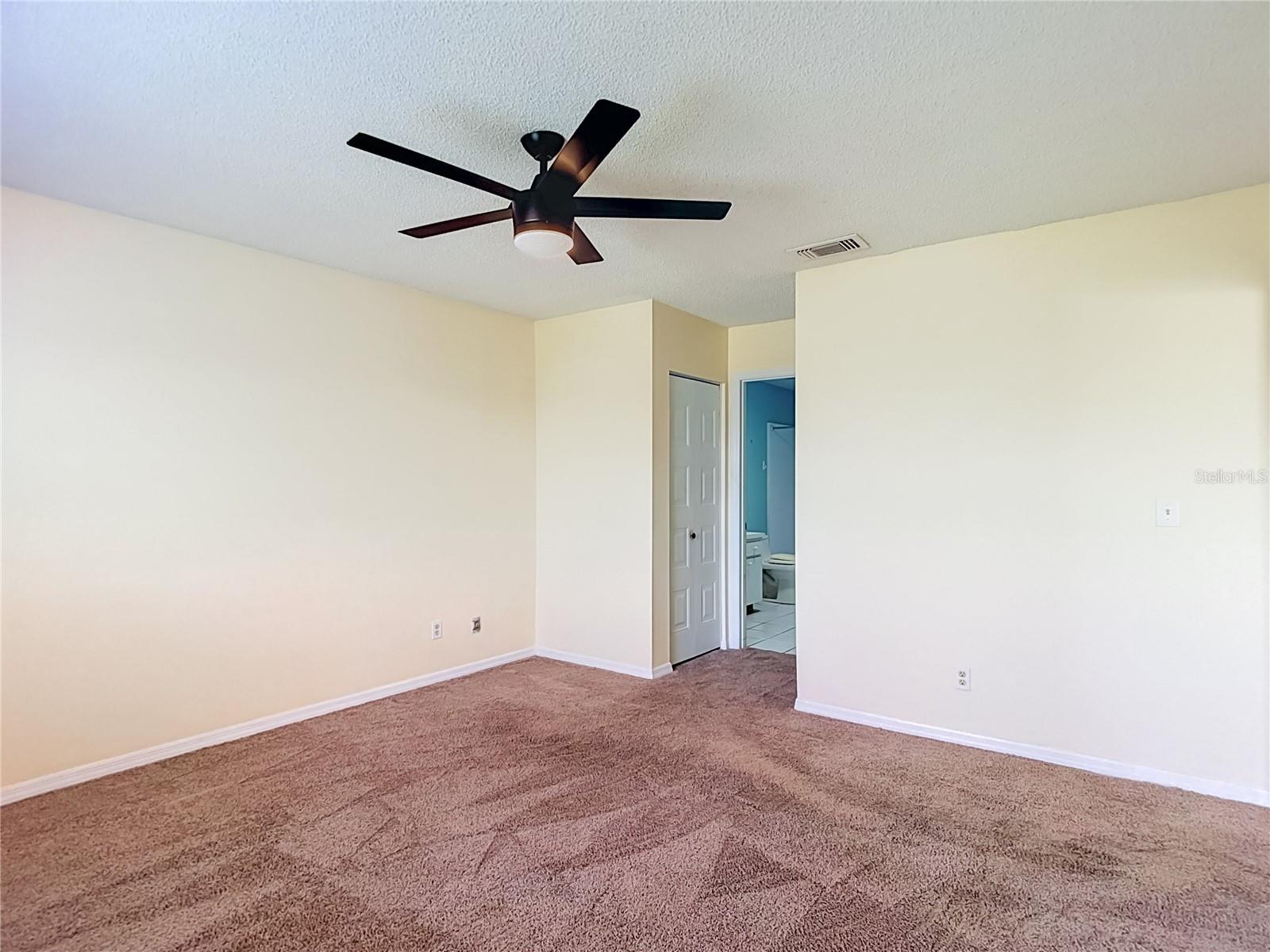 905 BLUEWATER DRIVE, Sun City Center, FL 33573