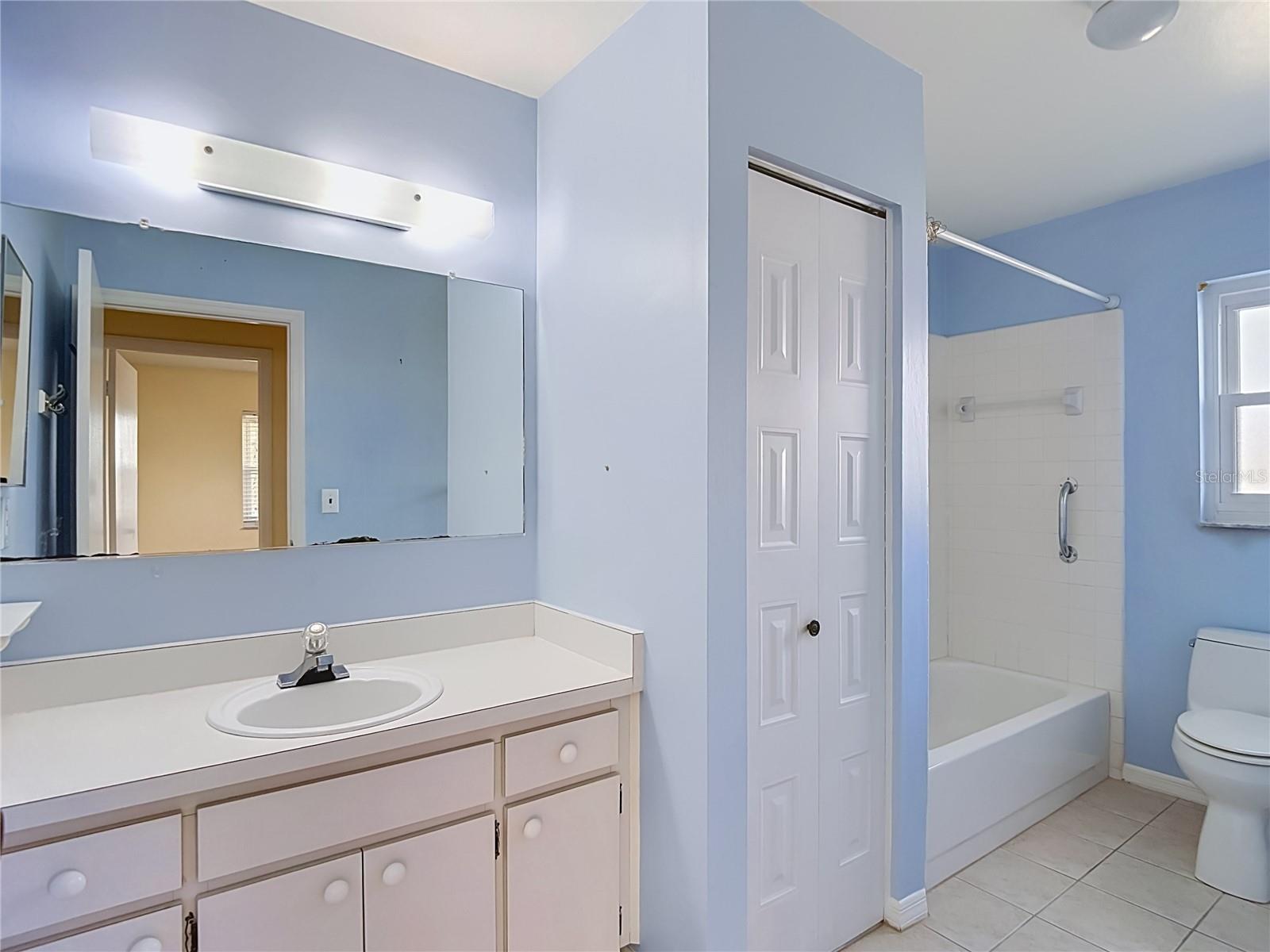 905 BLUEWATER DRIVE, Sun City Center, FL 33573