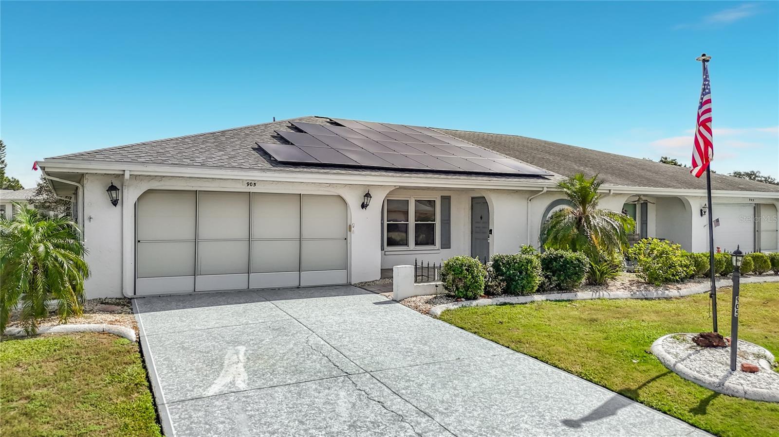 905 BLUEWATER DRIVE, Sun City Center, FL 33573